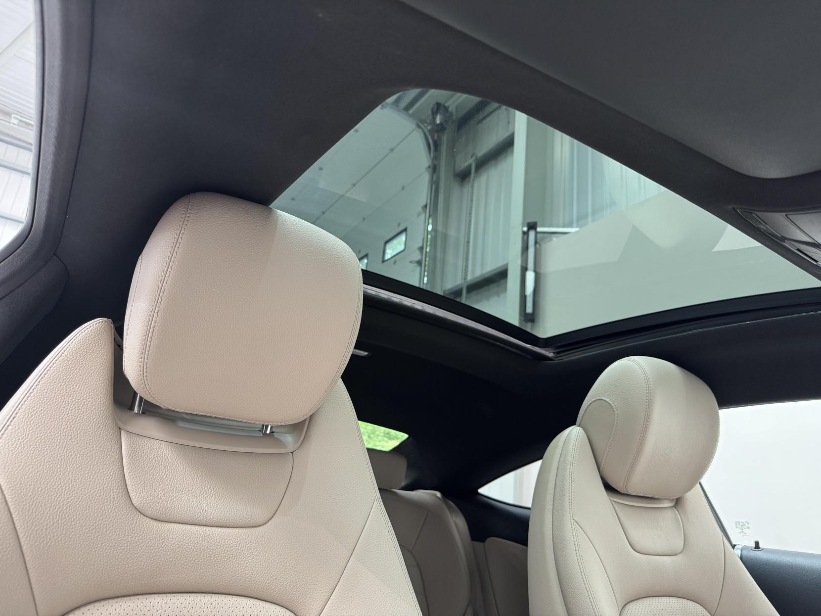 Mercedes-Benz C Class view 23
