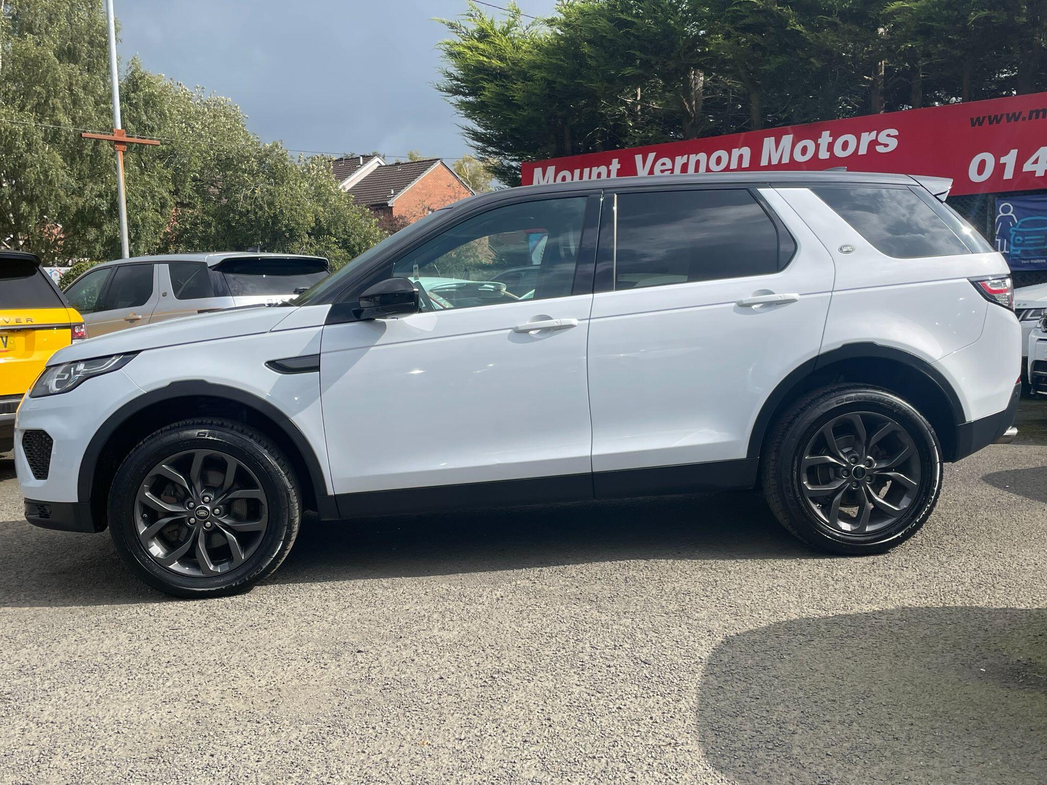 Land Rover Discovery Sport view 9