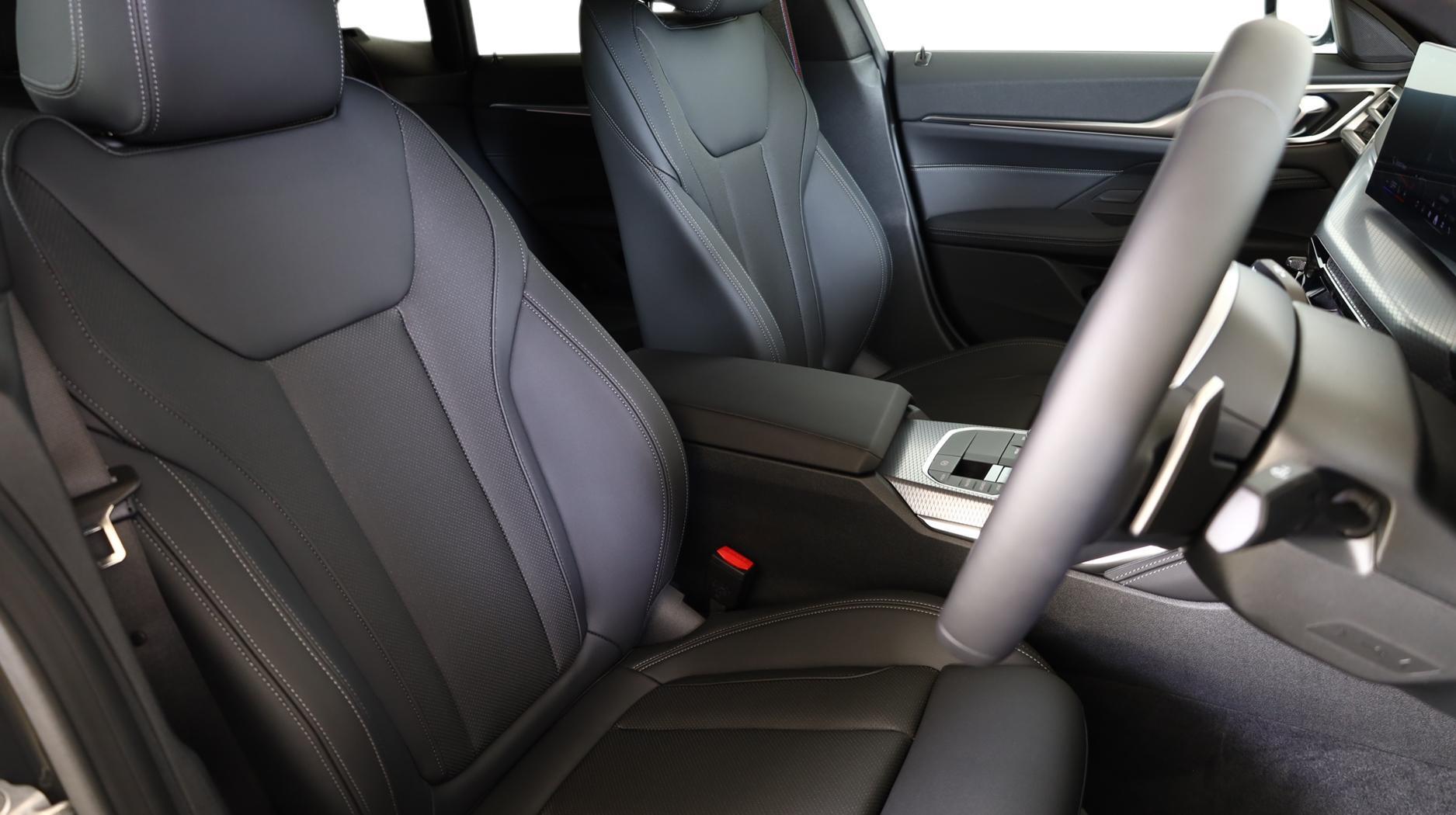 BMW 4 Series view 11
