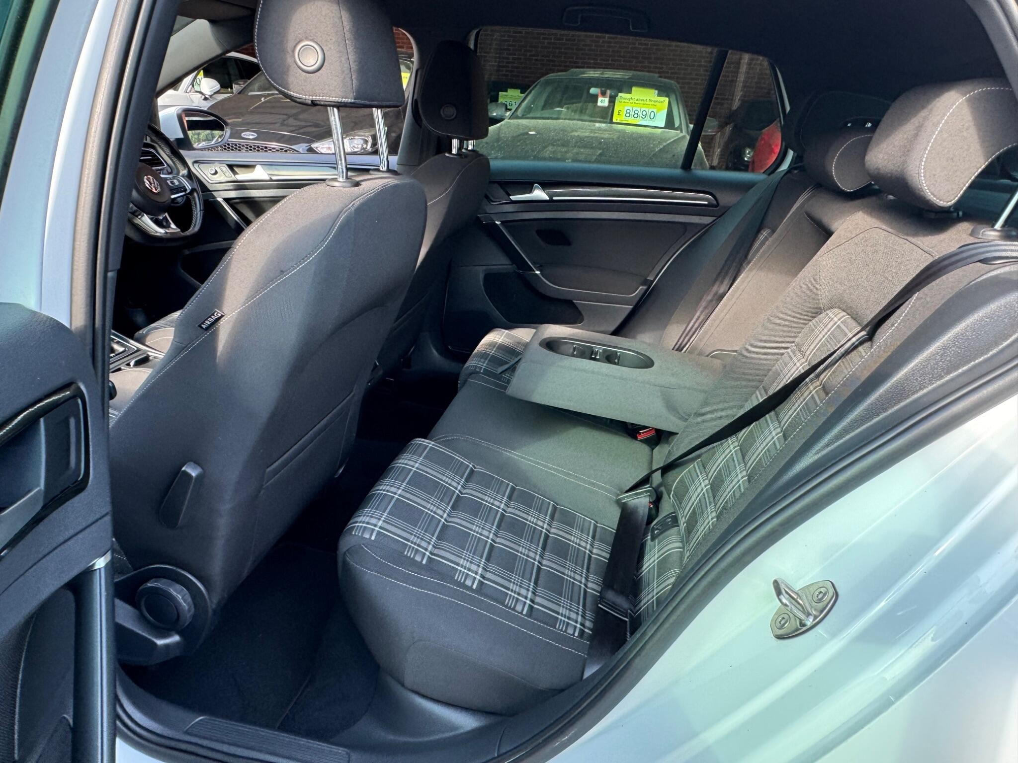 Volkswagen Golf view 7