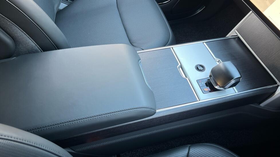 Land Rover Range Rover view 25