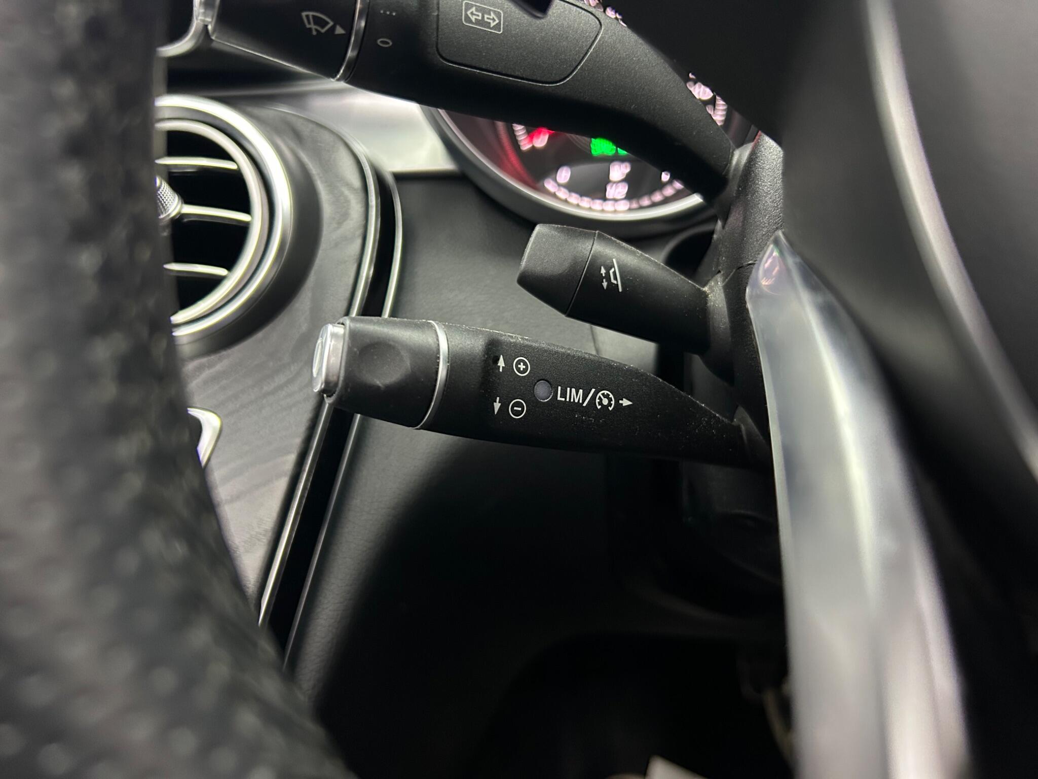 Mercedes-Benz C Class view 26