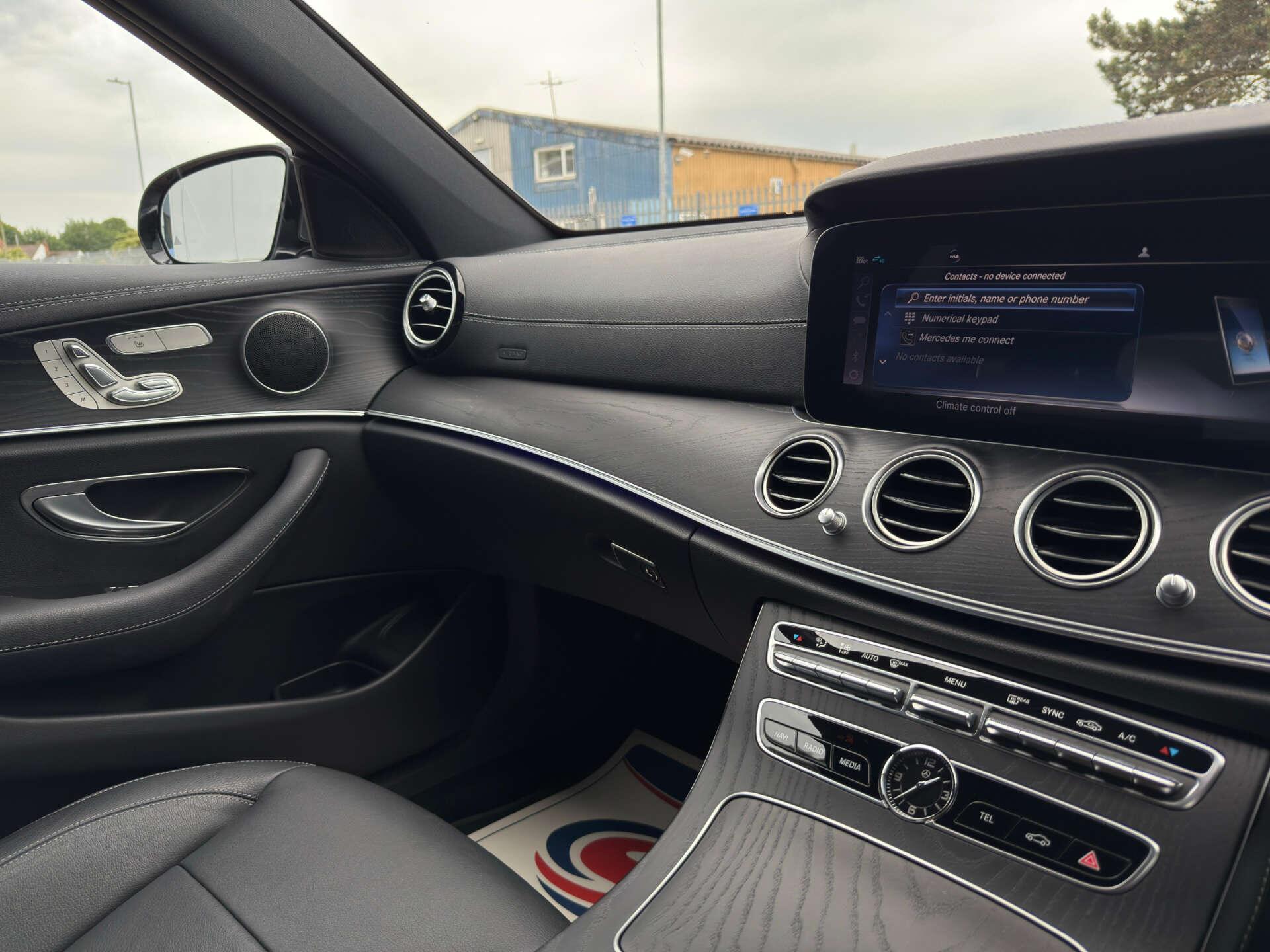 Mercedes-Benz E Class view 60