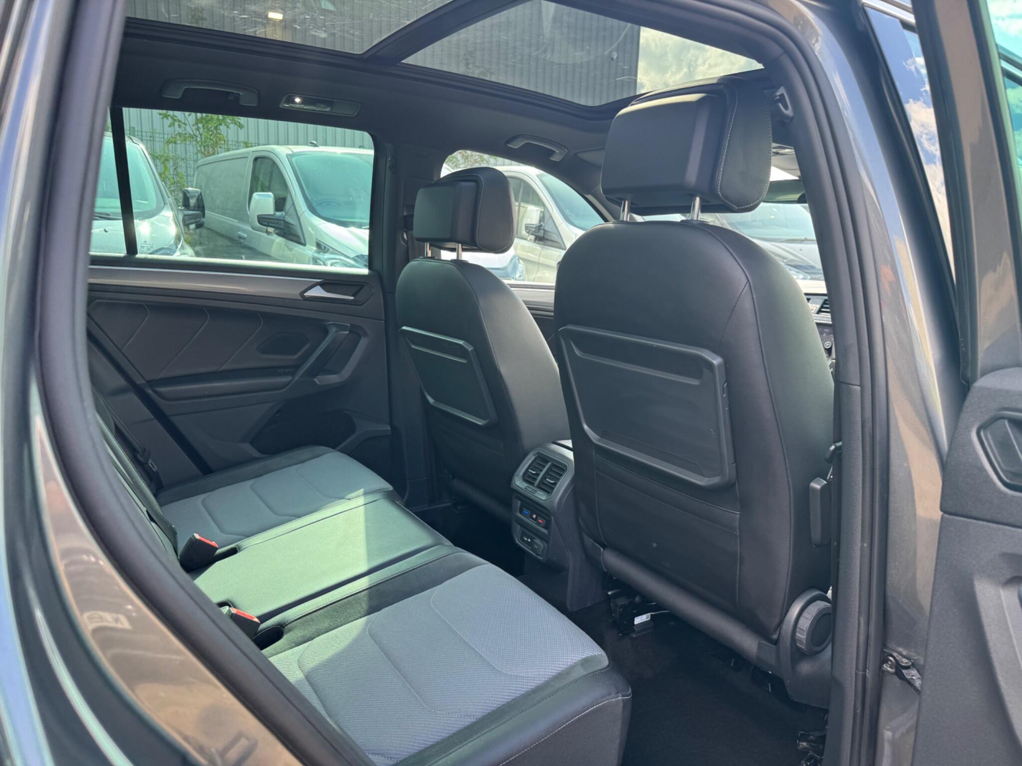 Volkswagen Tiguan view 18