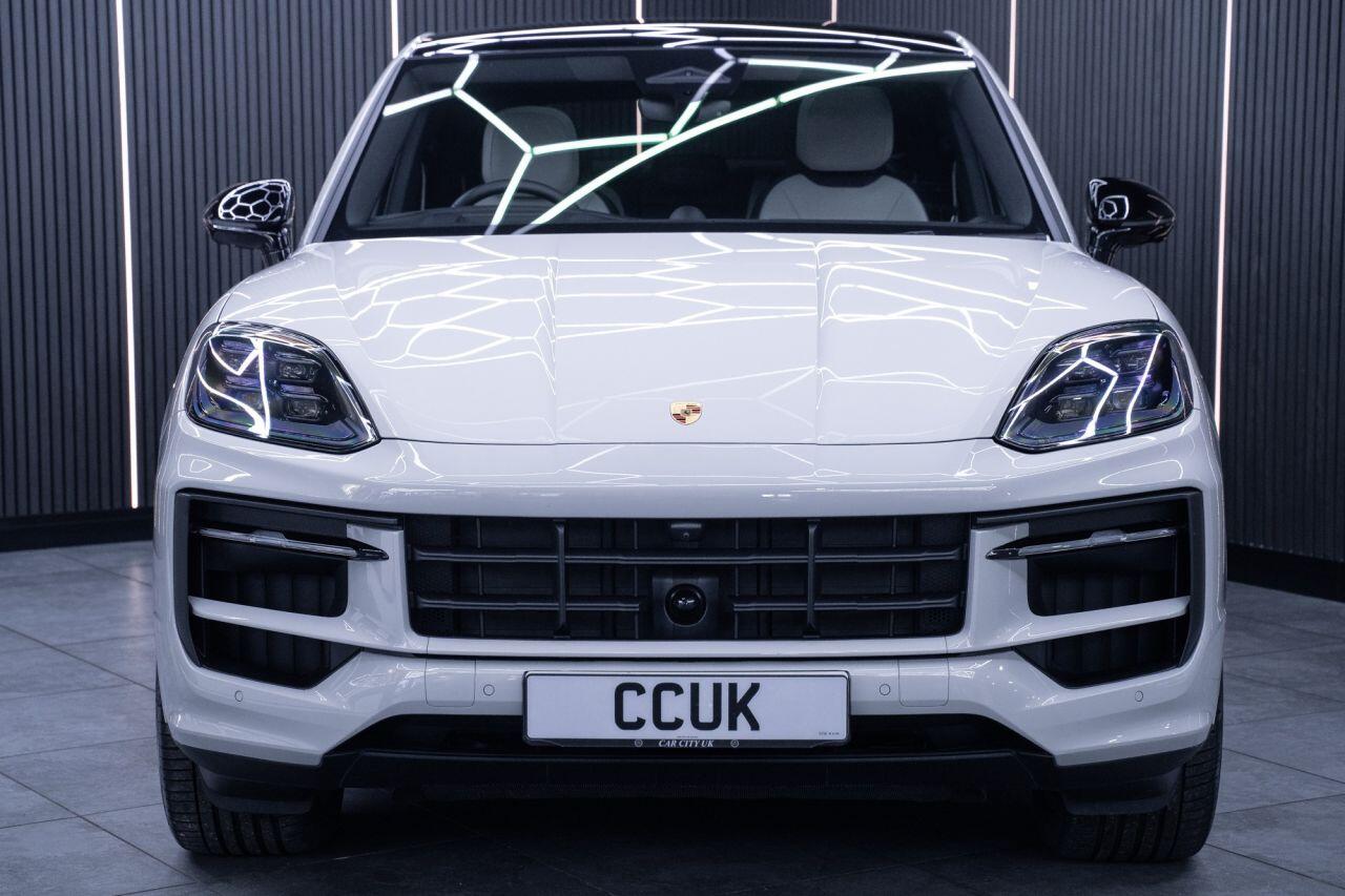 Porsche Cayenne view 4