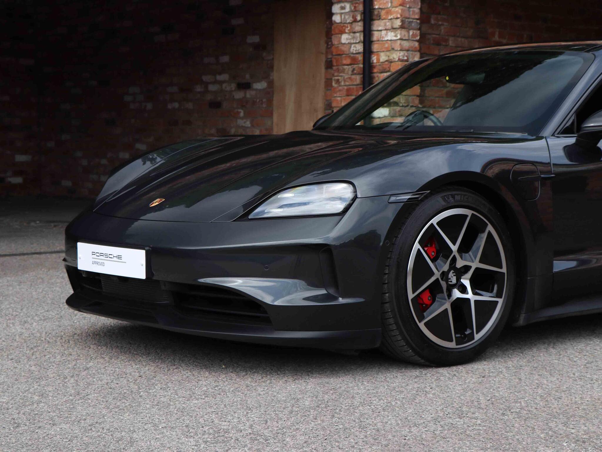 Porsche Taycan view 34