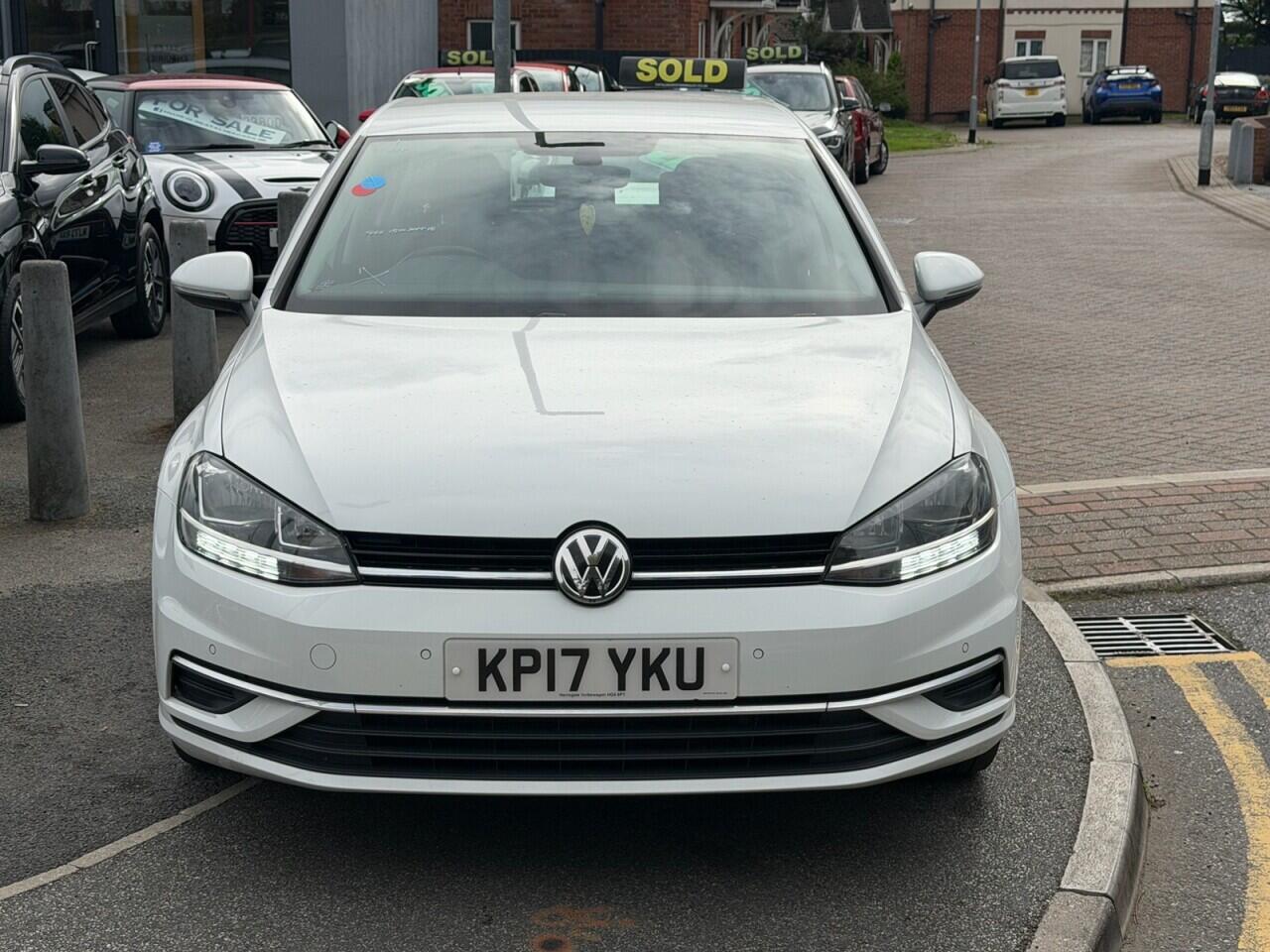 Volkswagen Golf view 2