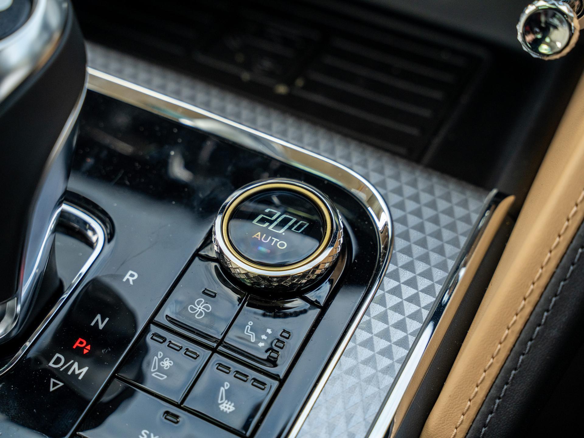 Bentley Flying Spur view 31