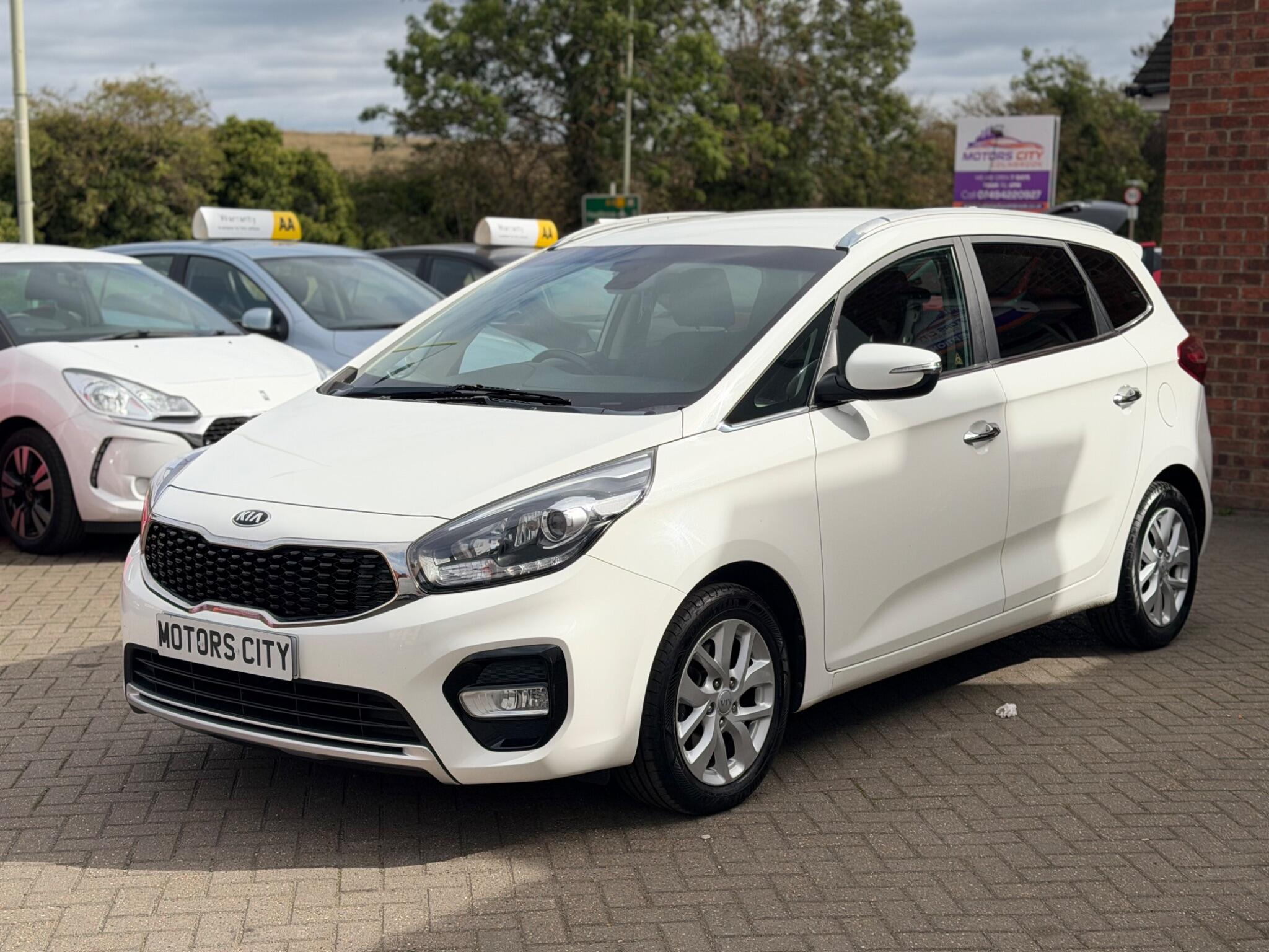 Kia Carens view 5