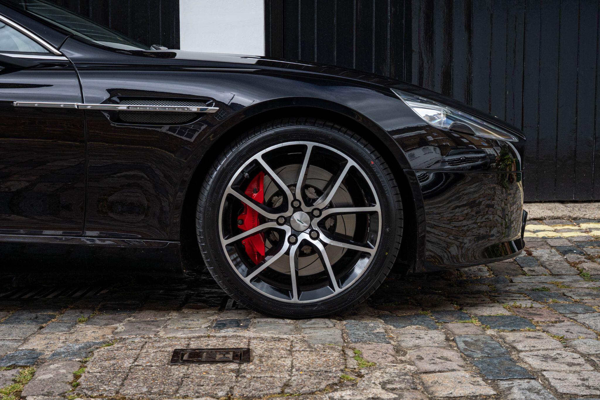 Aston Martin Rapide view 5