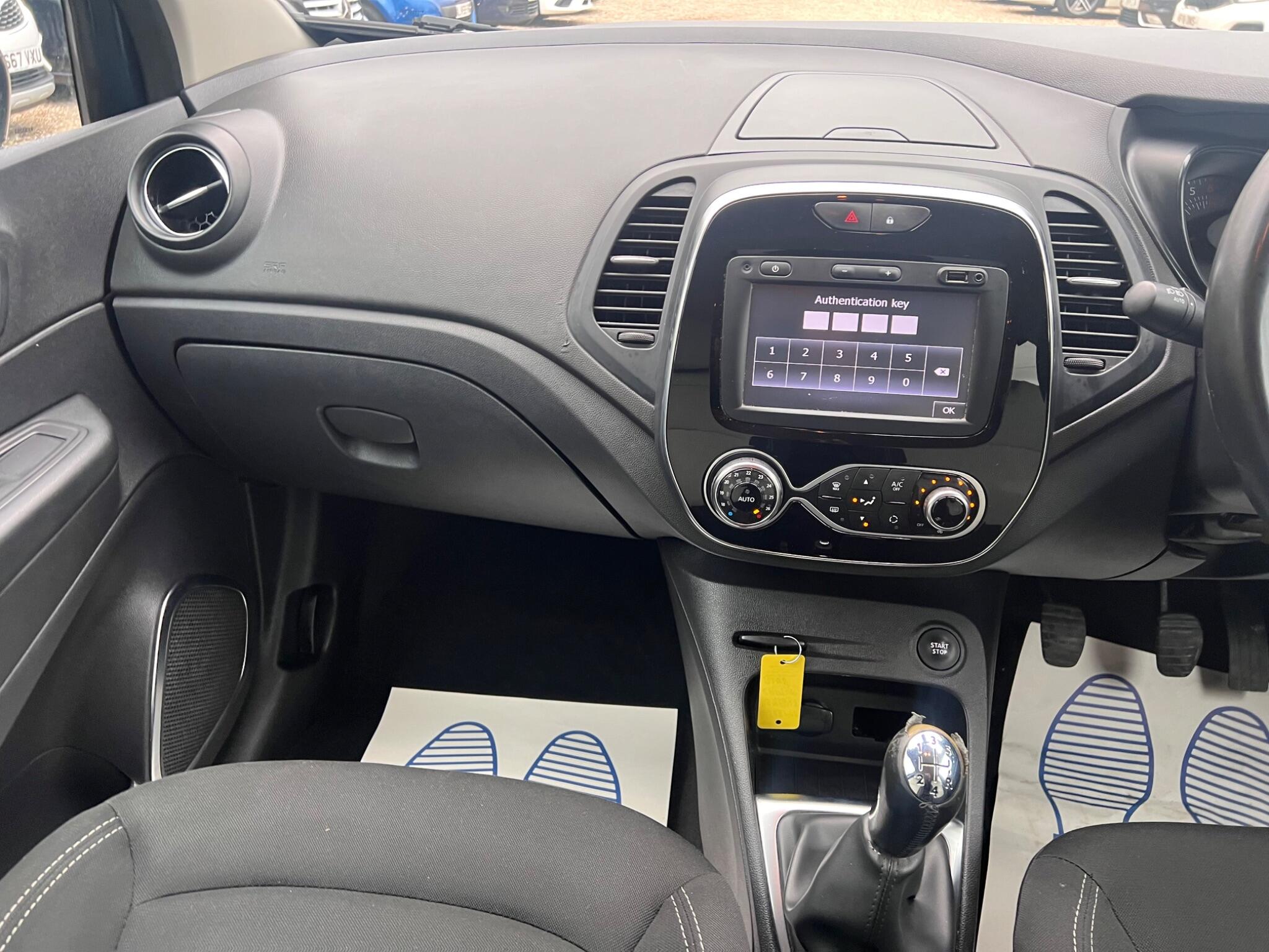 Renault Captur view 25