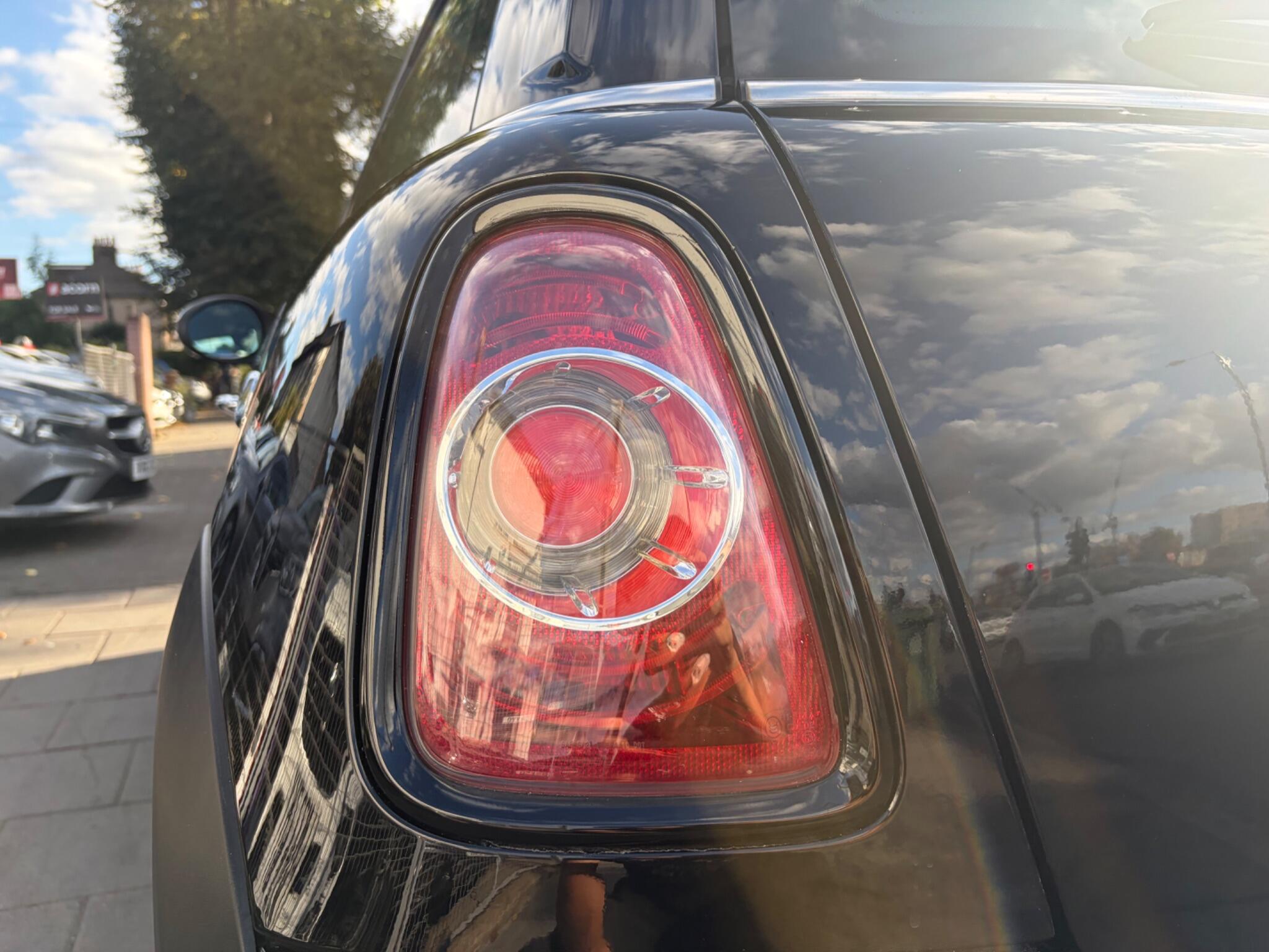 Mini Hatch view 31