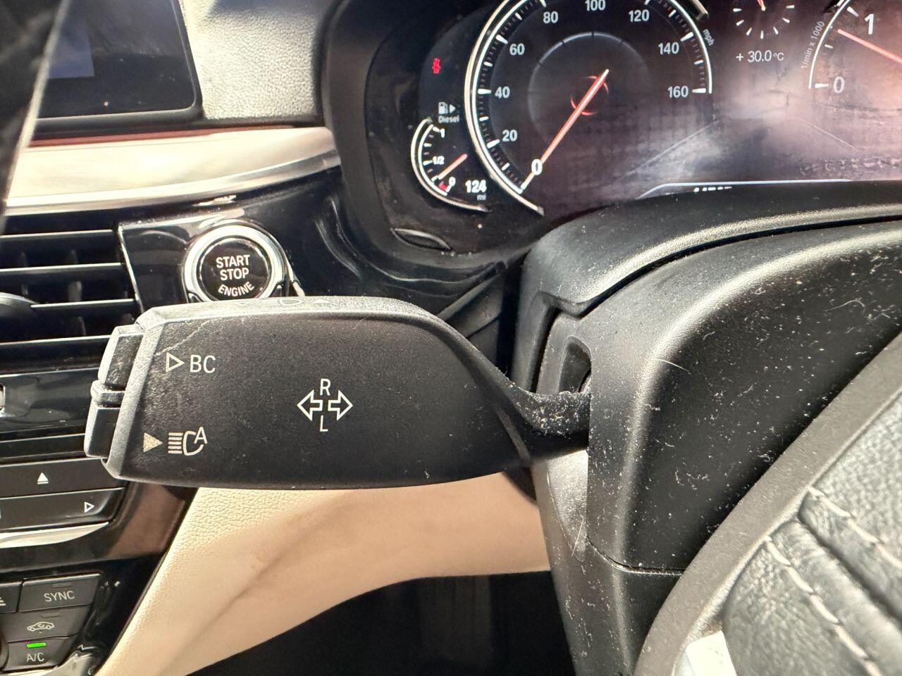 BMW 5 Series view 27