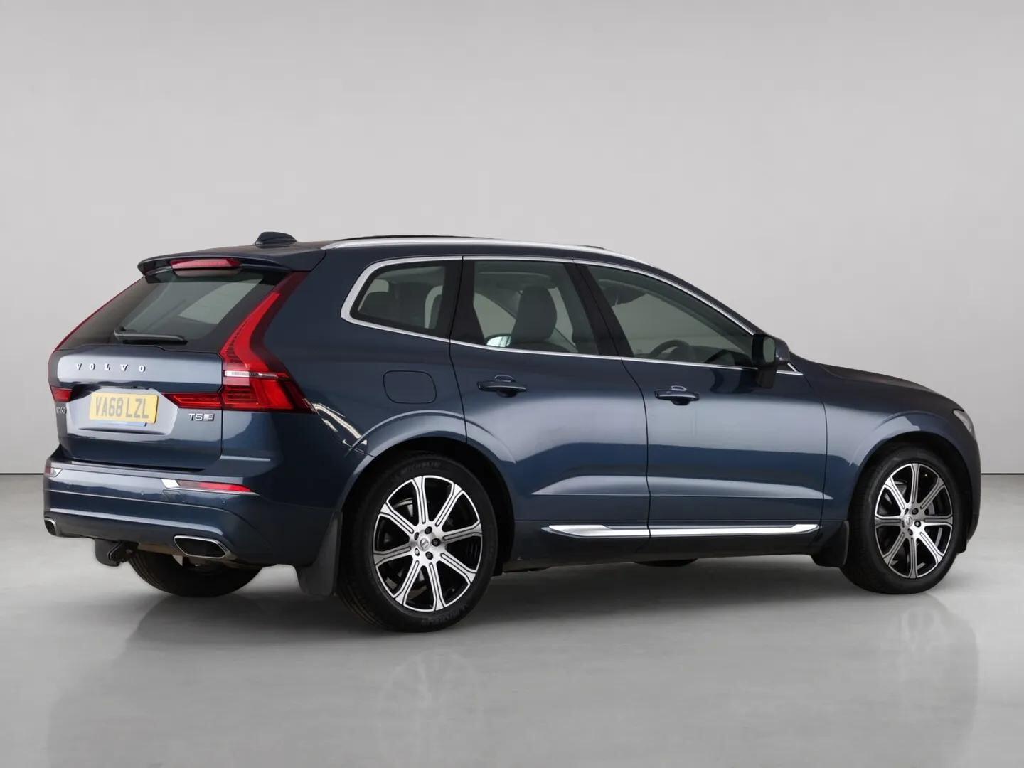 Volvo XC60 view 8