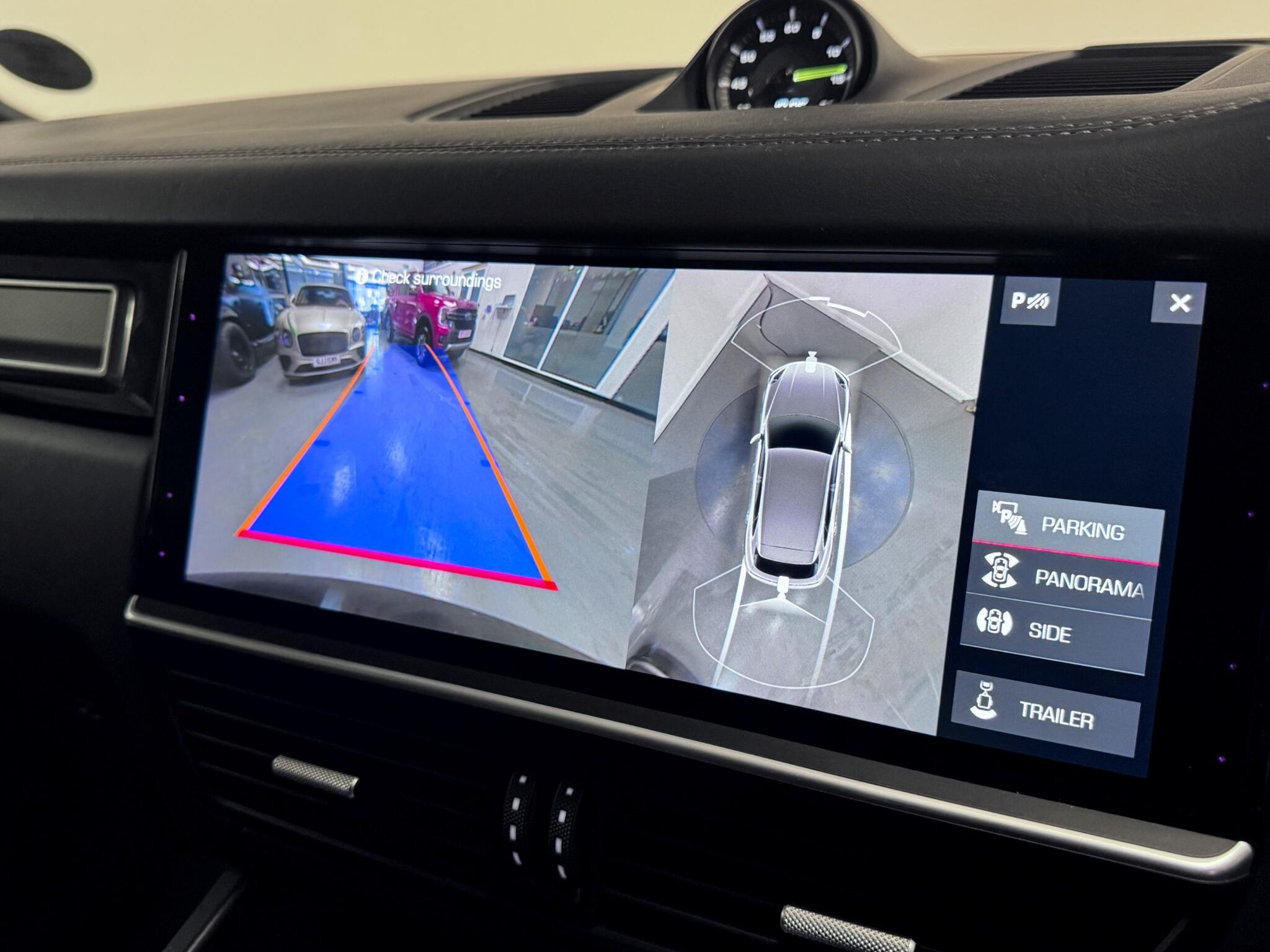 Porsche Cayenne view 8