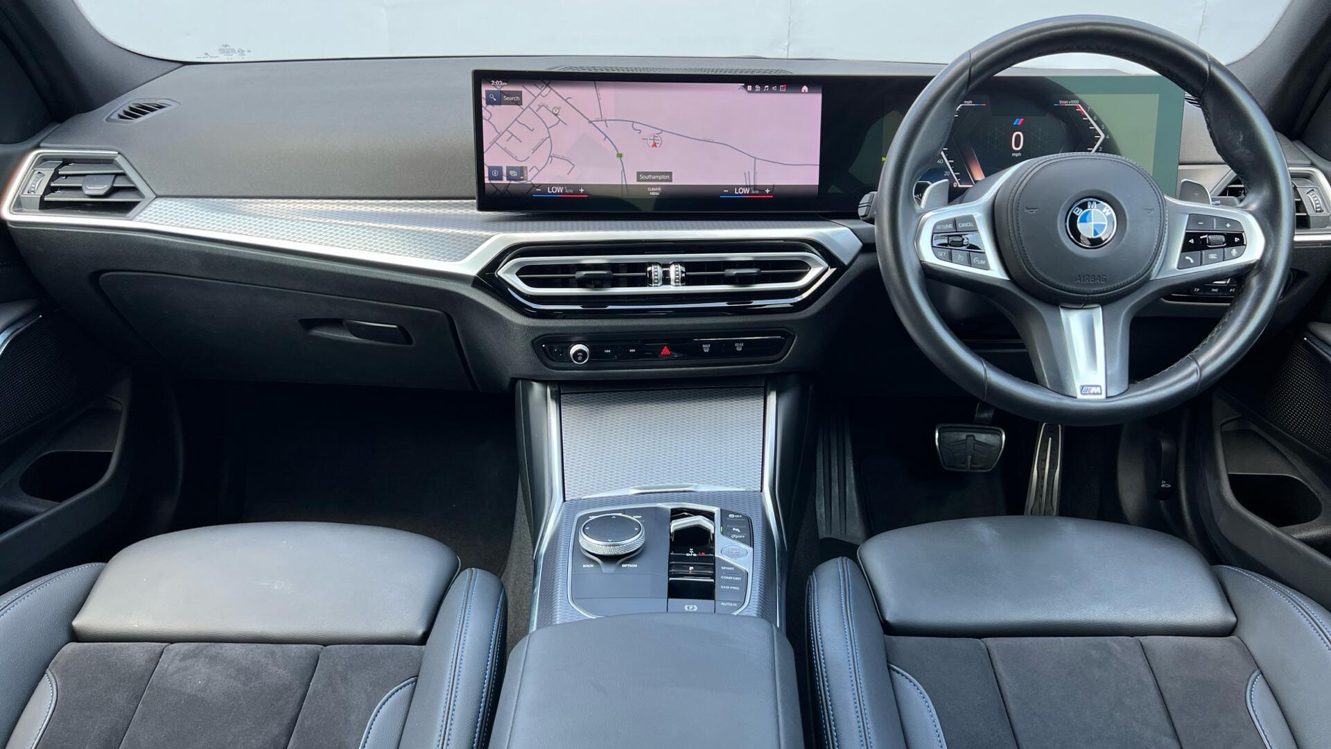 BMW 3 Series view 4
