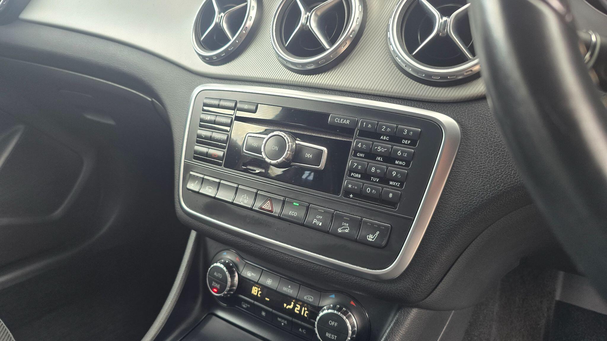 Mercedes-Benz GLA view 11