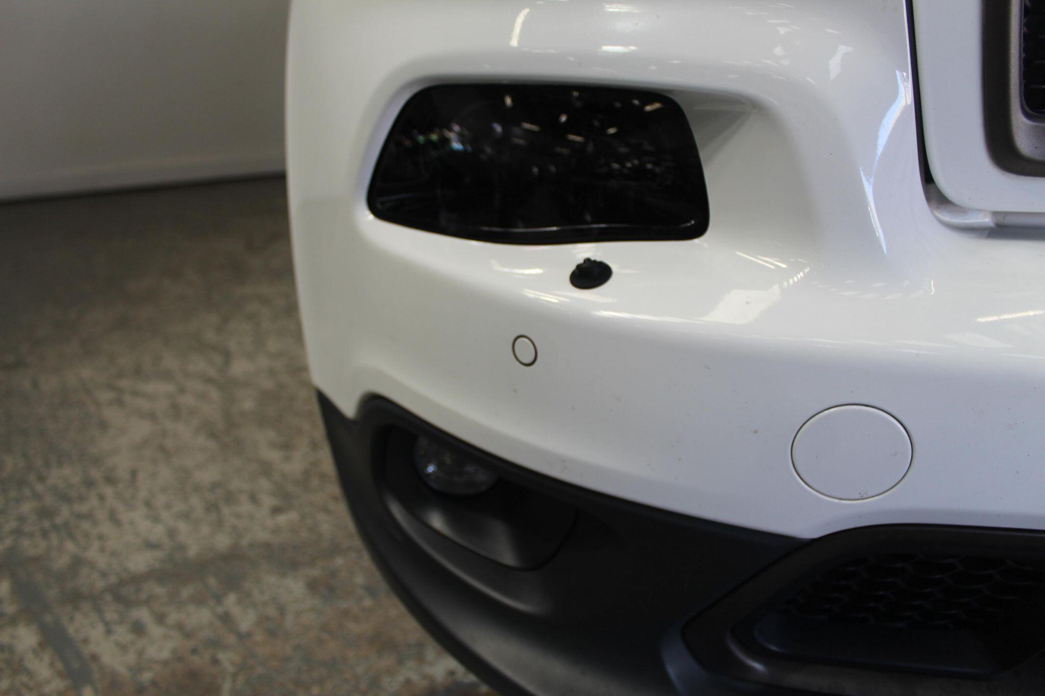 Jeep Cherokee view 16