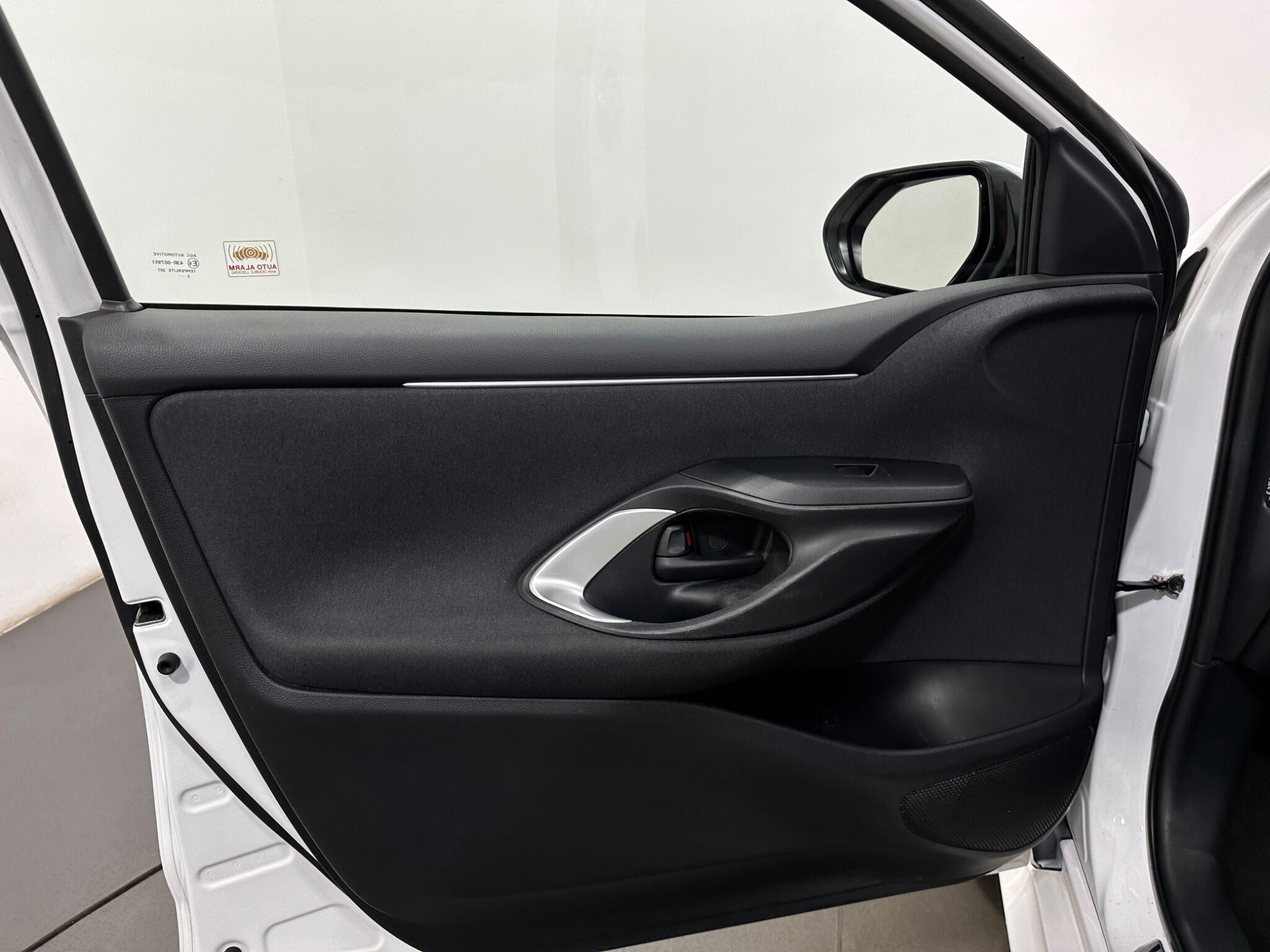 Toyota Yaris view 35