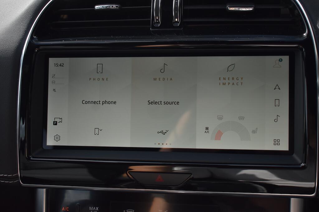 Jaguar Xe view 59