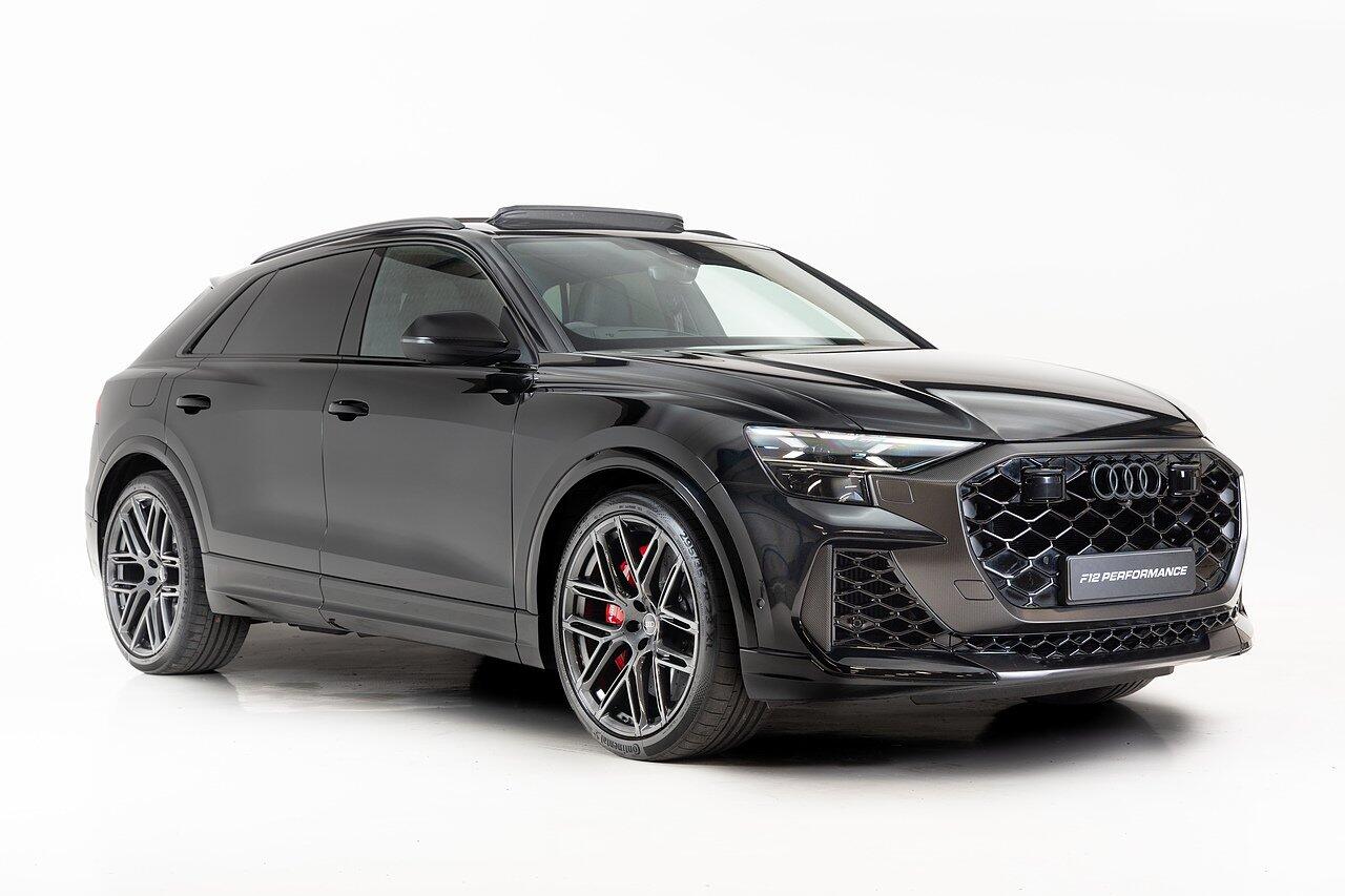 Audi RS Q8 view 5