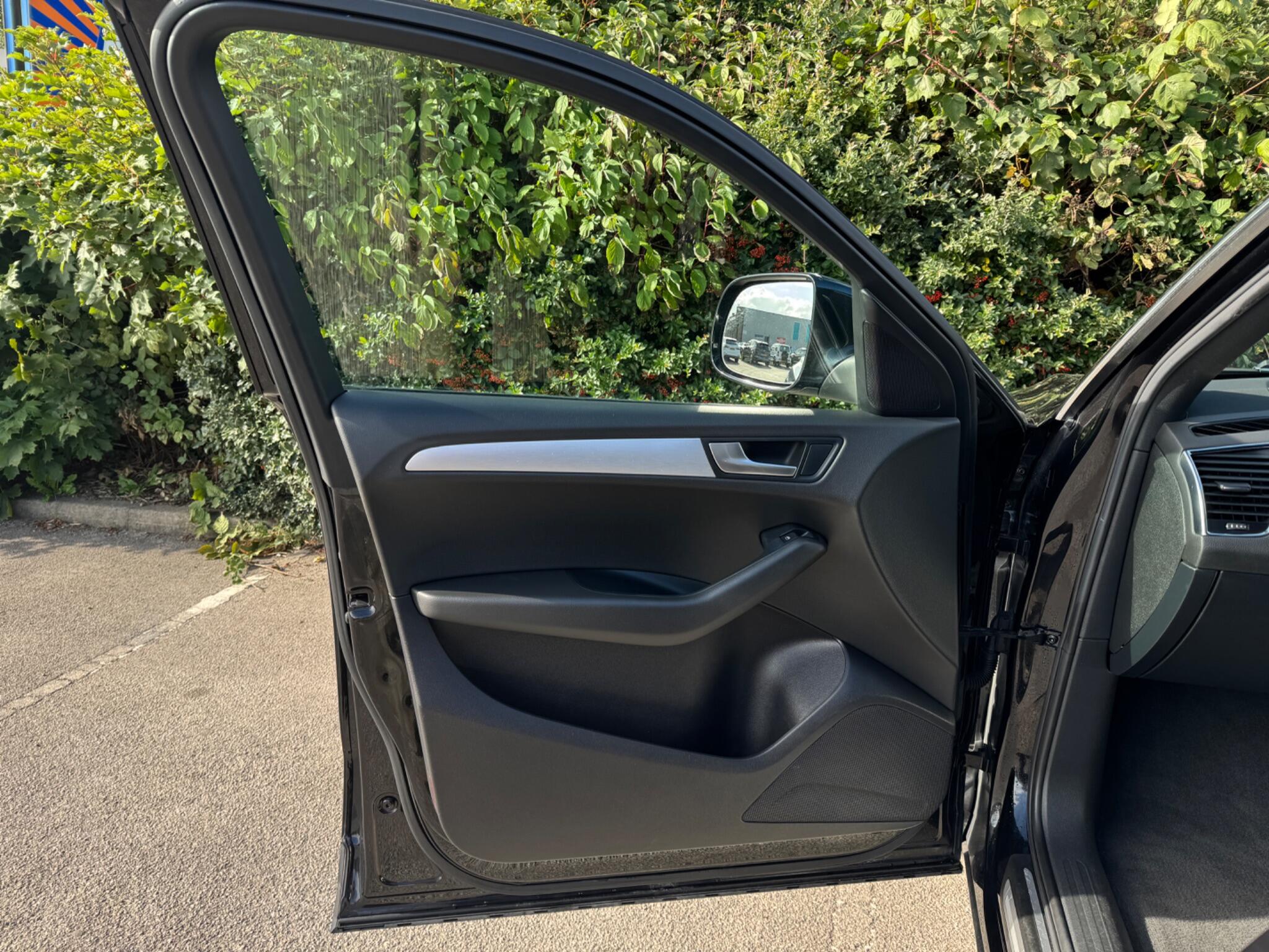 Audi Q5 view 36