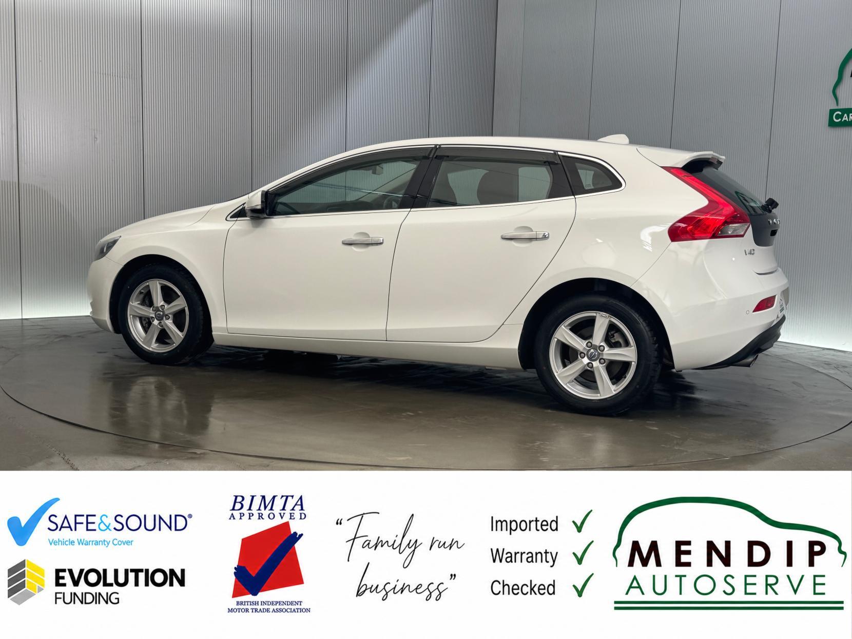 Volvo V40 view 11