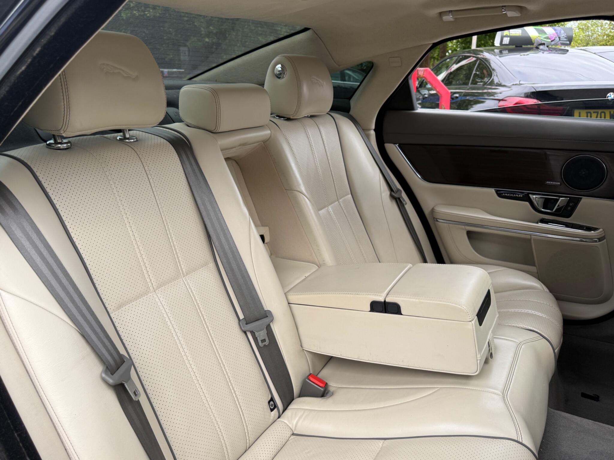 Jaguar XJ - Image 42