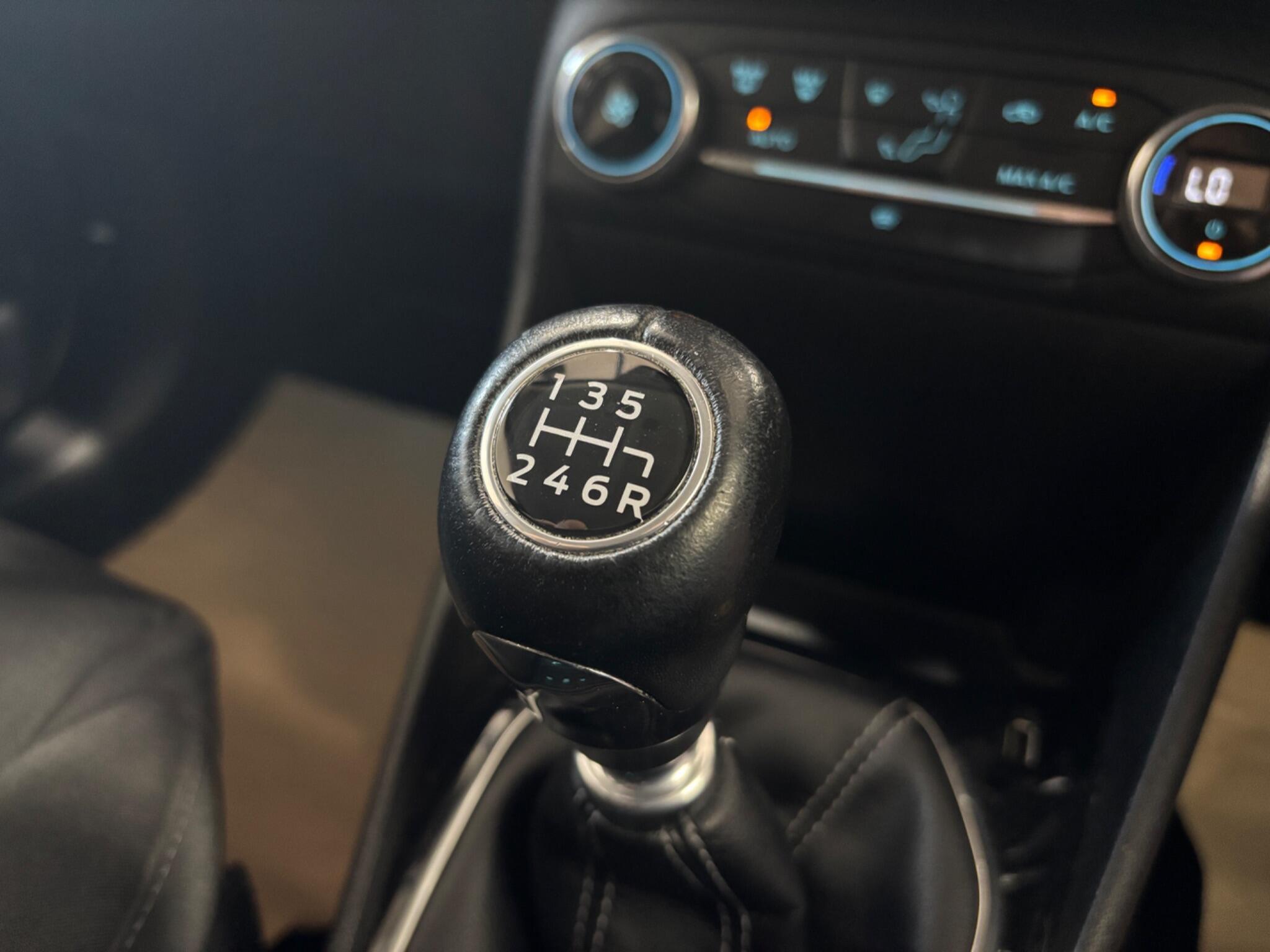 Ford Fiesta view 43