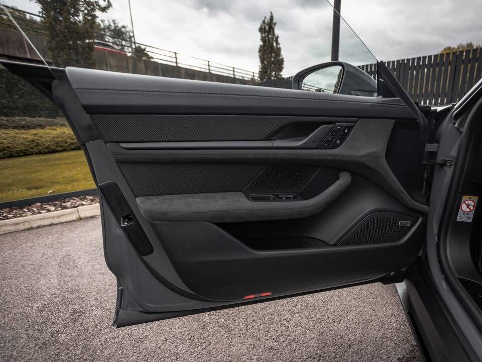 Porsche Taycan view 56