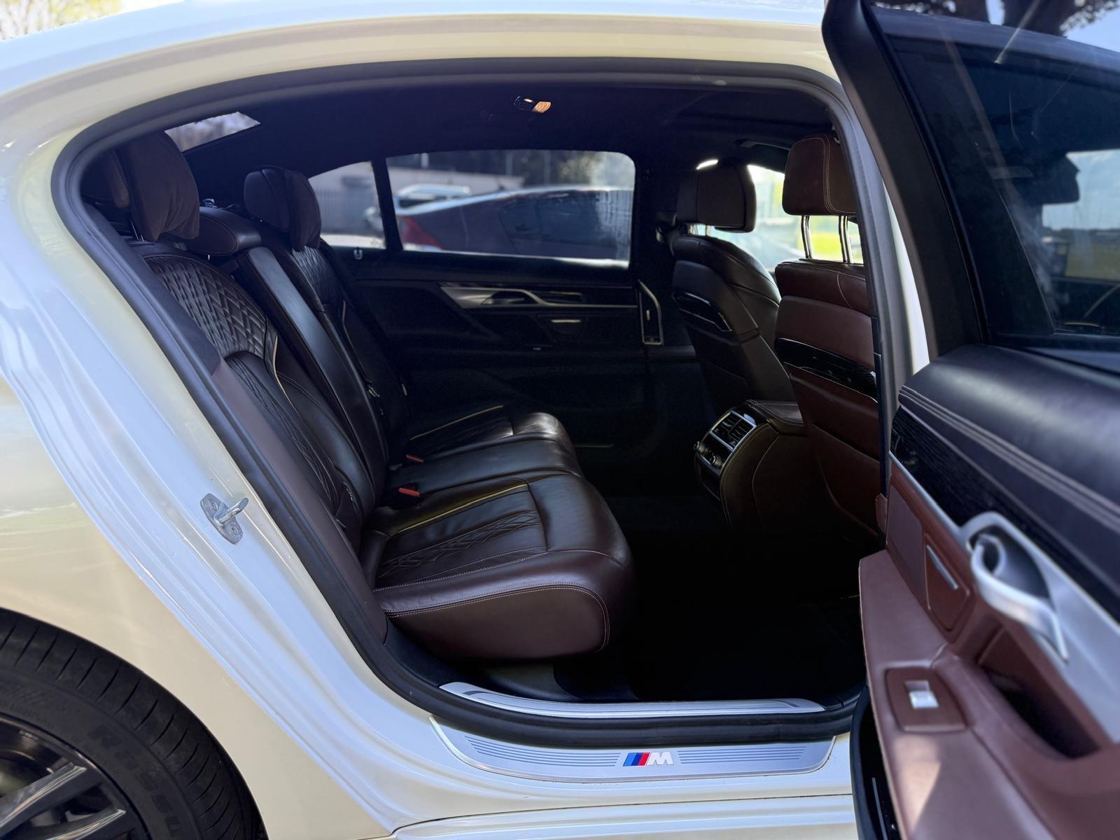 BMW 7 Series view 39