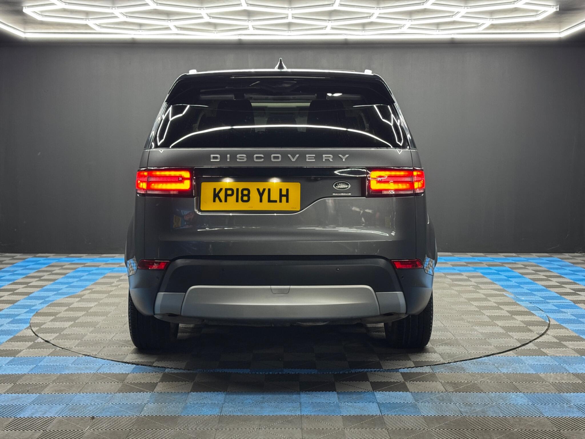 Land Rover Discovery view 6
