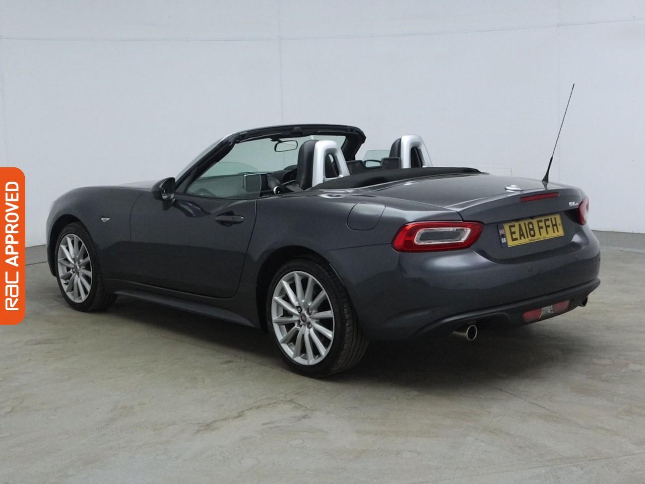 Fiat 124 Spider view 4