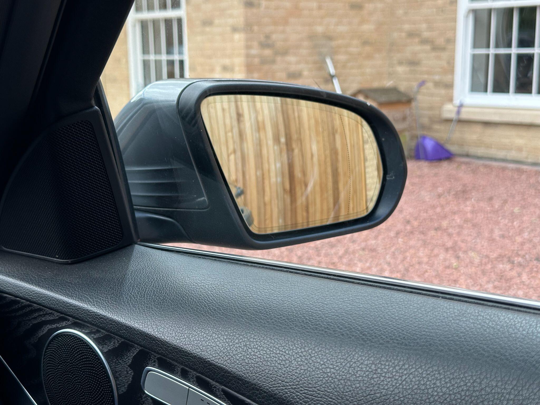 Mercedes-Benz C Class view 20