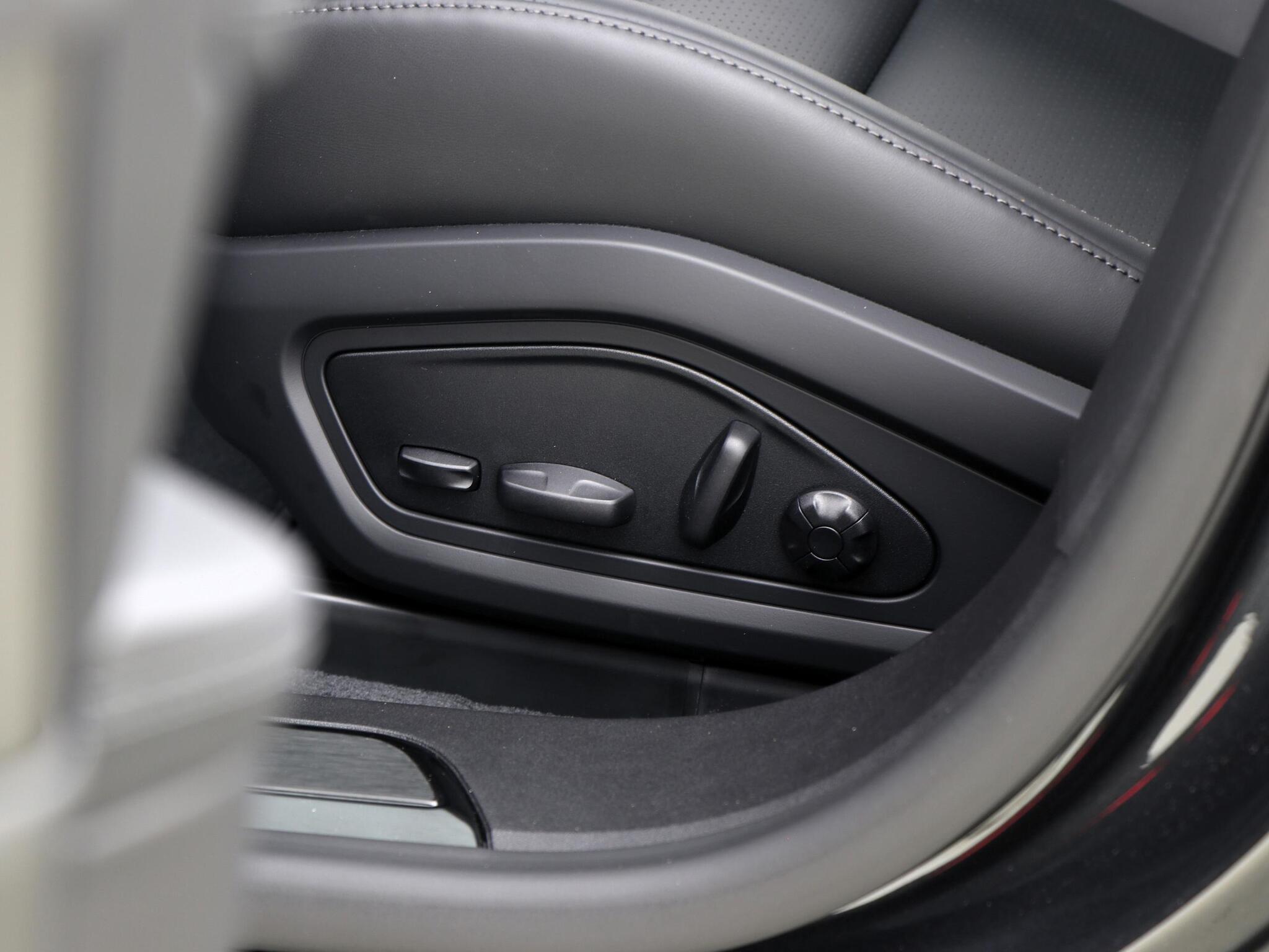 Porsche Taycan view 27