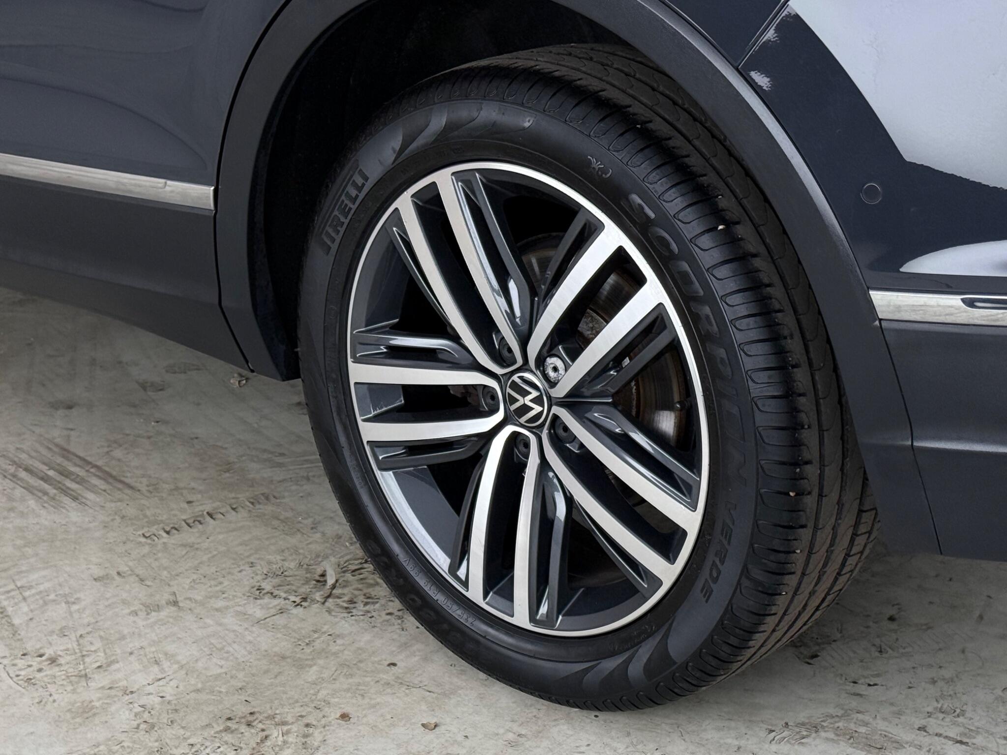 Volkswagen Tiguan view 9