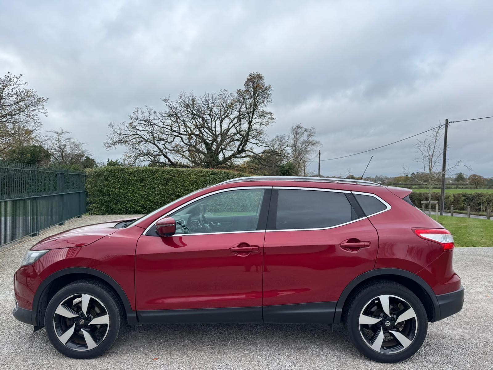 2016 Nissan Qashqai 1.2 DIG-T N-Connecta 2WD Euro 6 (s/s) 5dr • 42,835 miles image 8