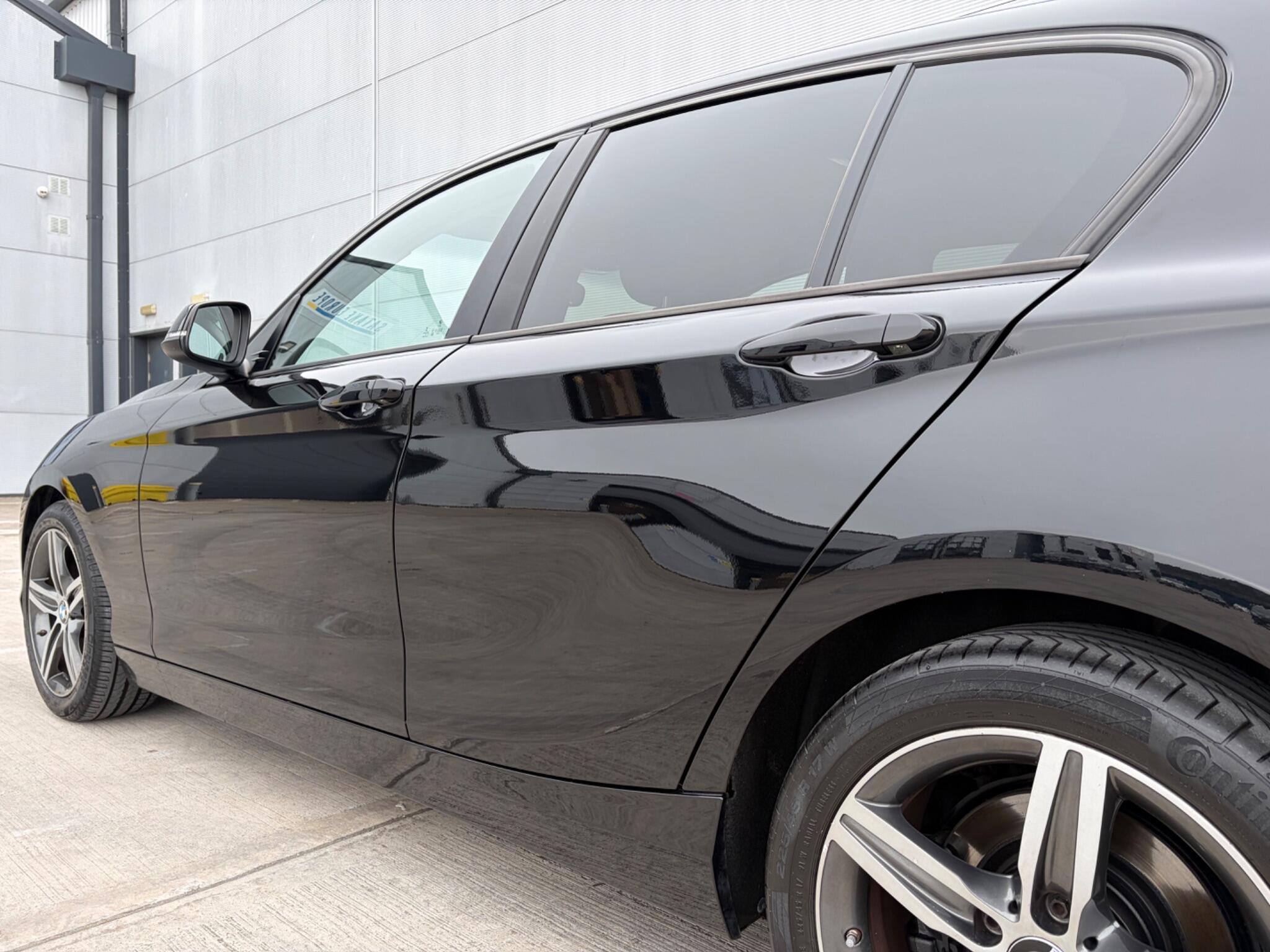 BMW 1 Series view 13