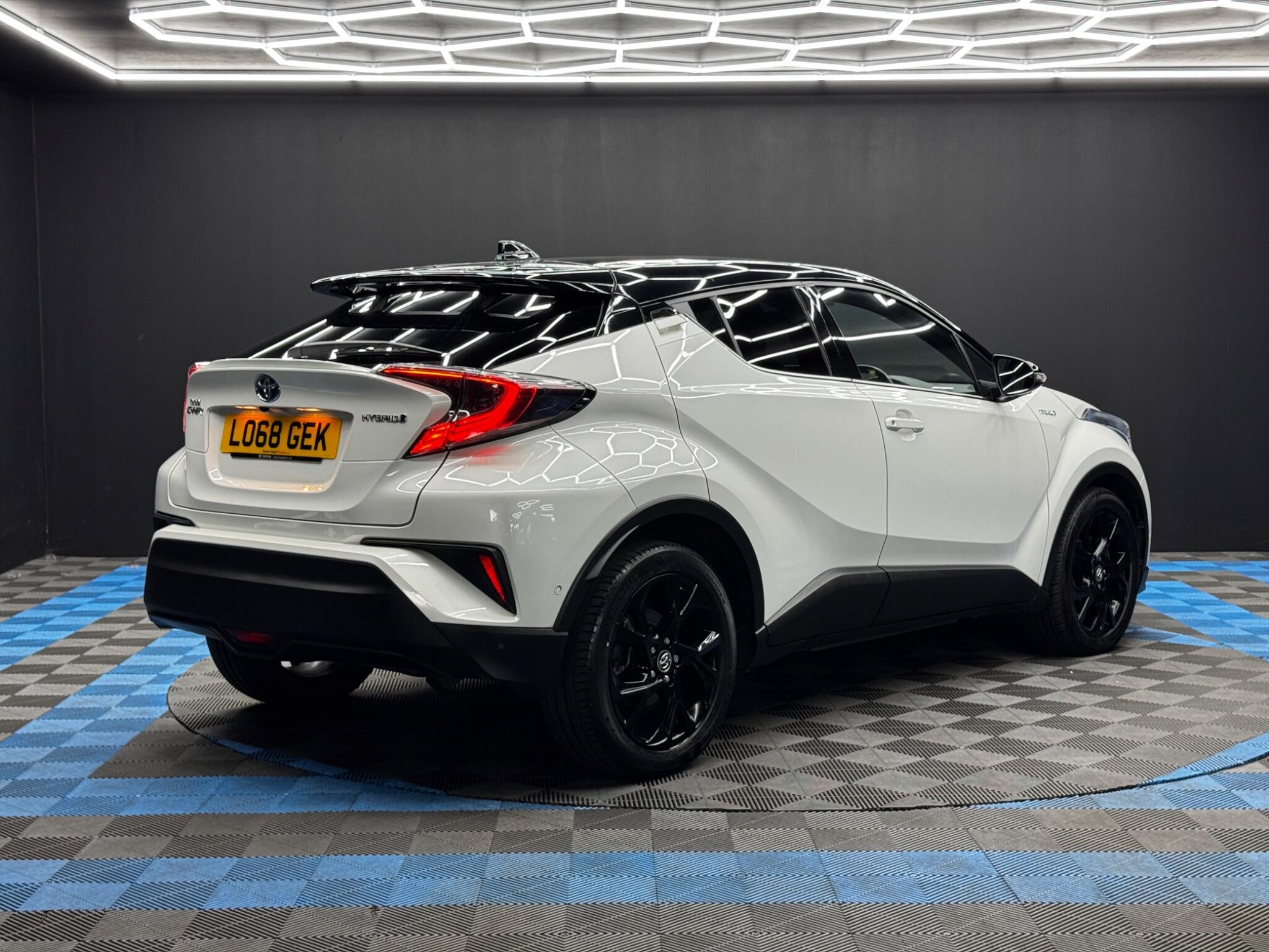 Toyota C-HR view 5