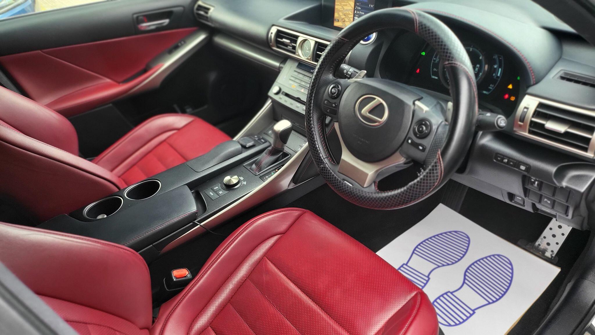Lexus Is view 12