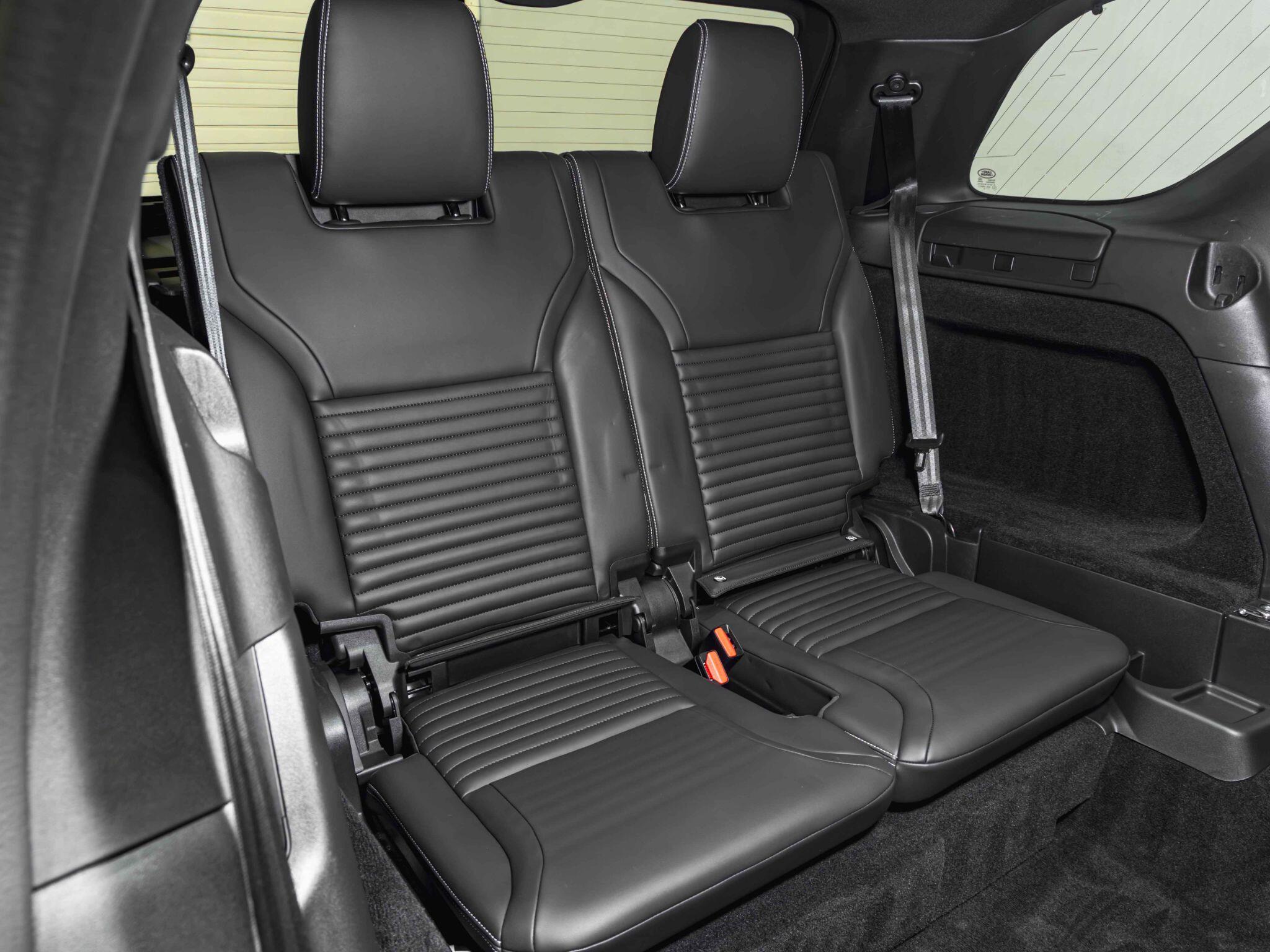 Land Rover Discovery 3 view 25