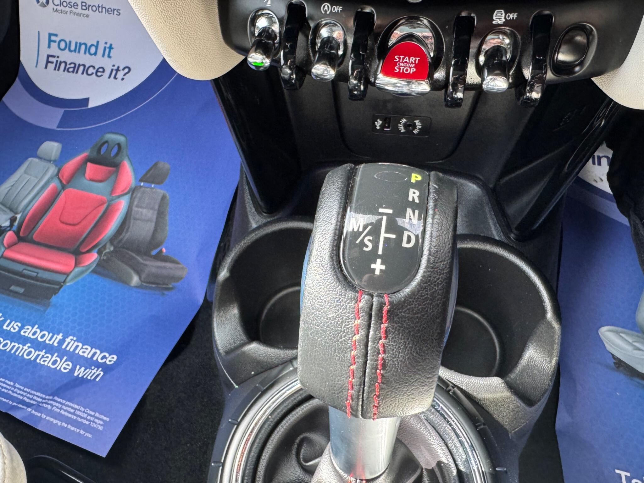 Mini Hatch view 24