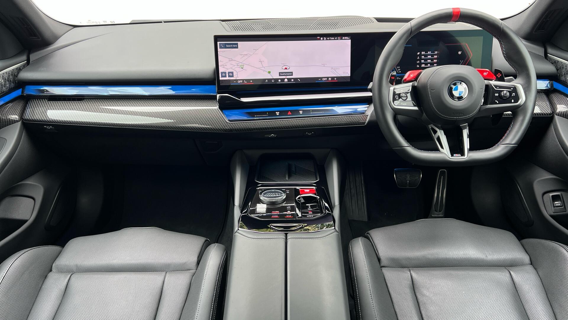 BMW M5 view 4