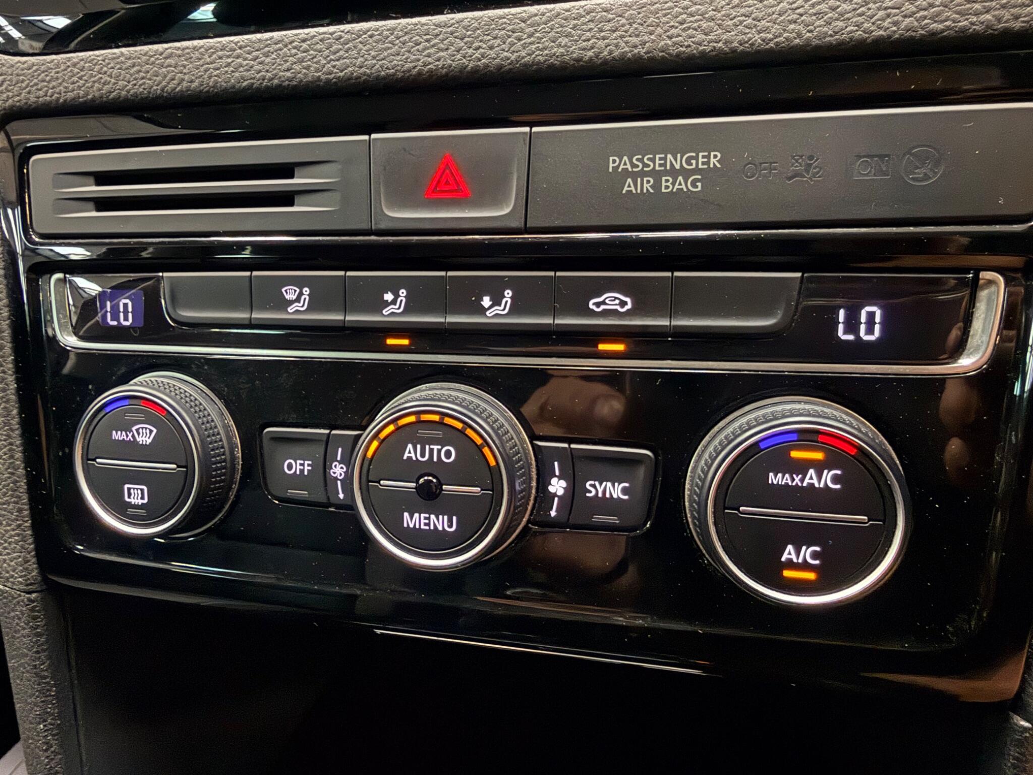 Volkswagen Golf Sportsvan view 27