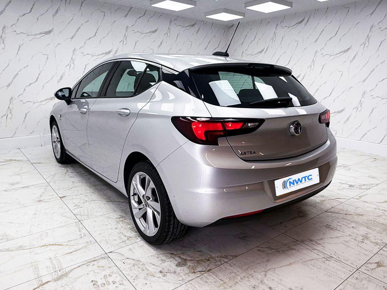 Vauxhall Astra view 9