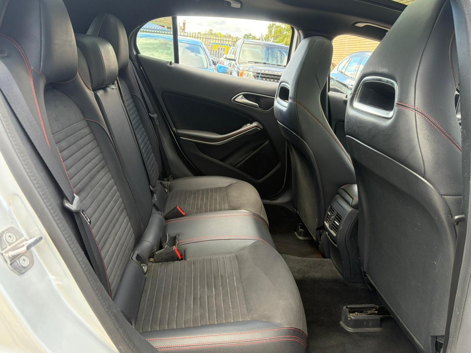 Mercedes-Benz Gla view 11