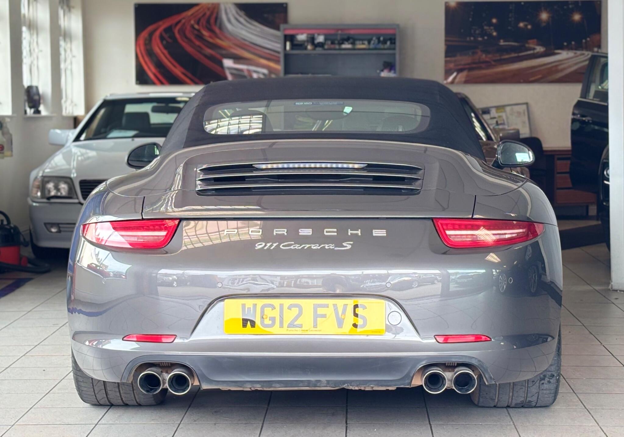 Porsche 911 view 15