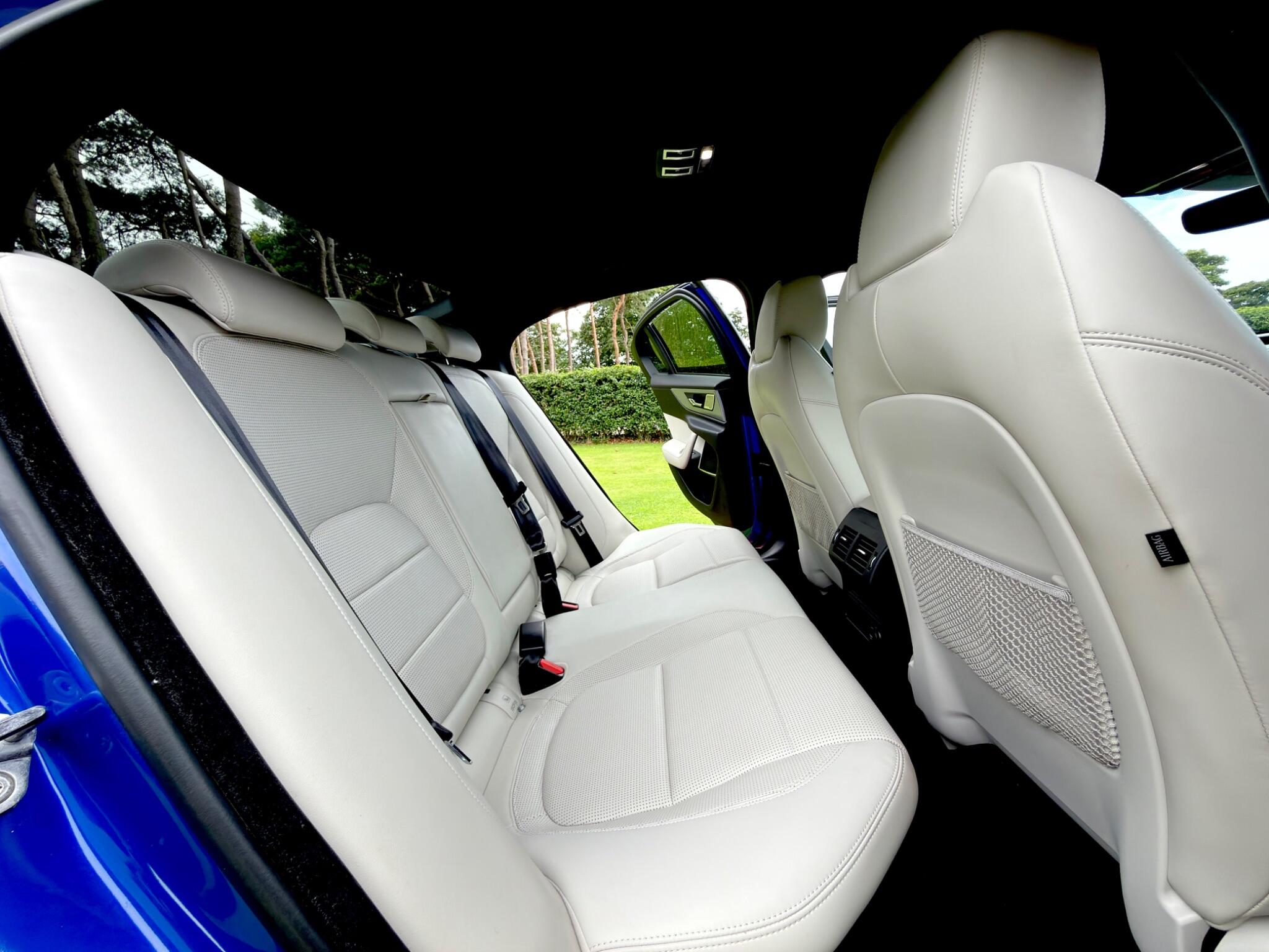 Jaguar Xe view 21