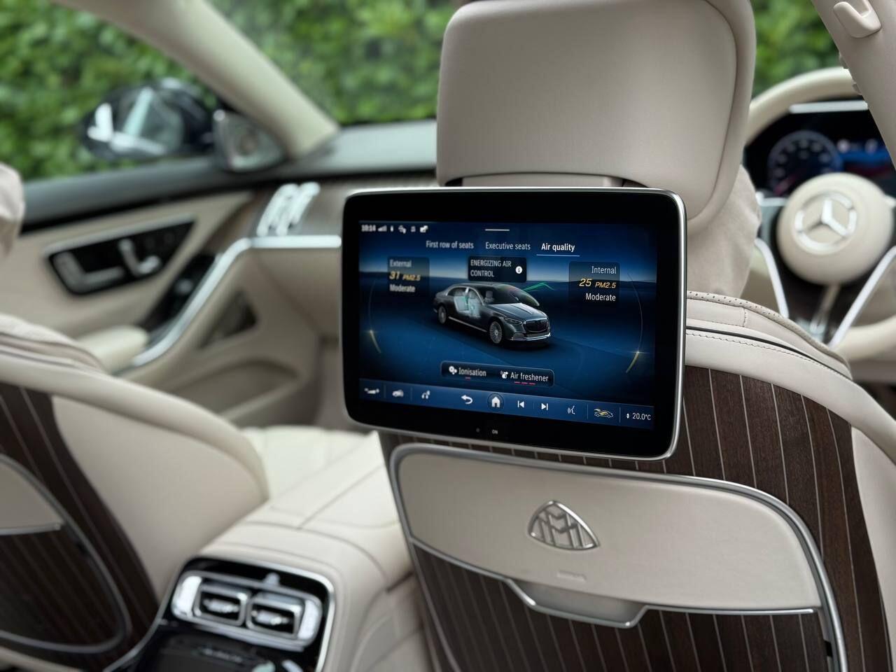 Mercedes-Benz S-Class view 23