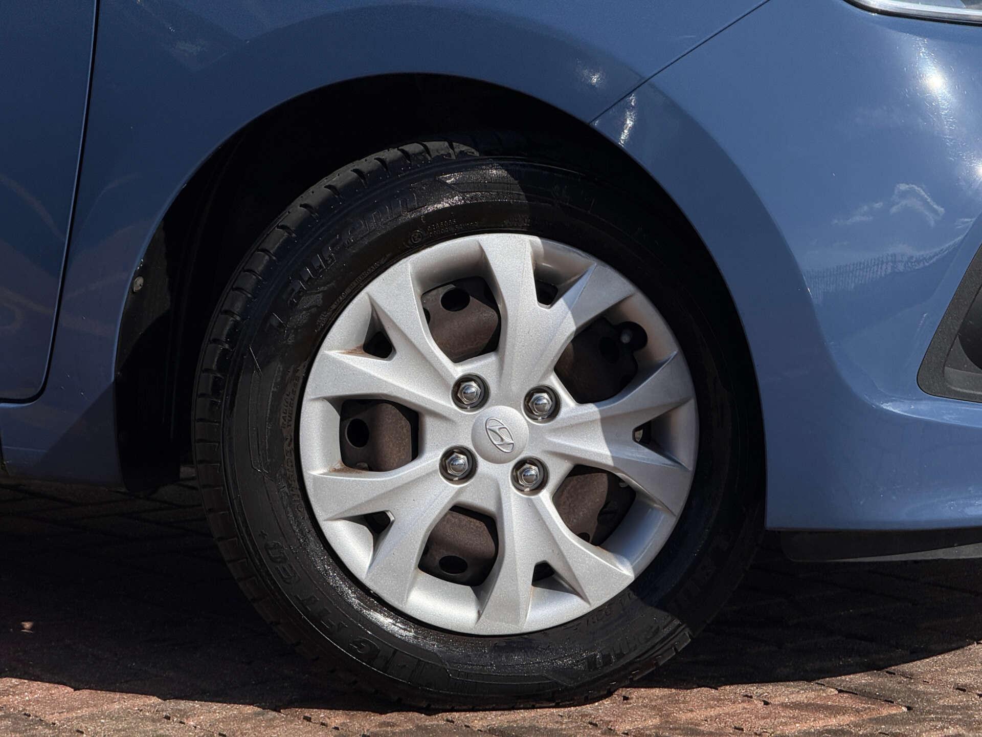 Hyundai I10 view 10